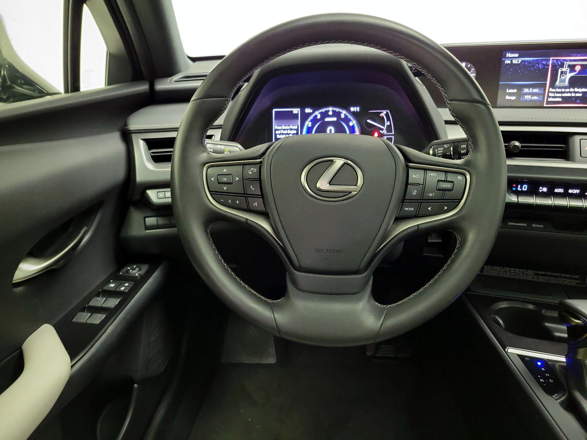 Thumbnail: 2022 Lexus UX - 10