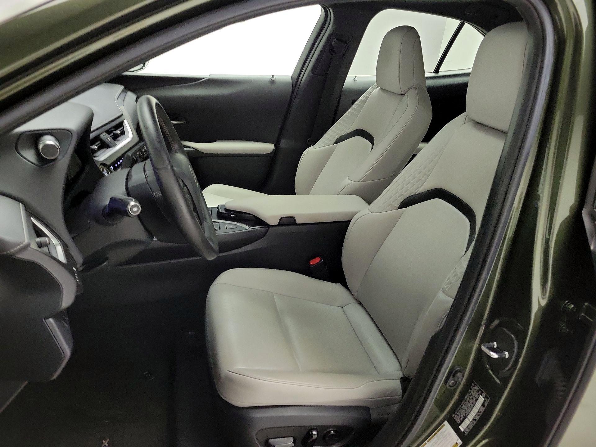 Thumbnail: 2022 Lexus UX - 11