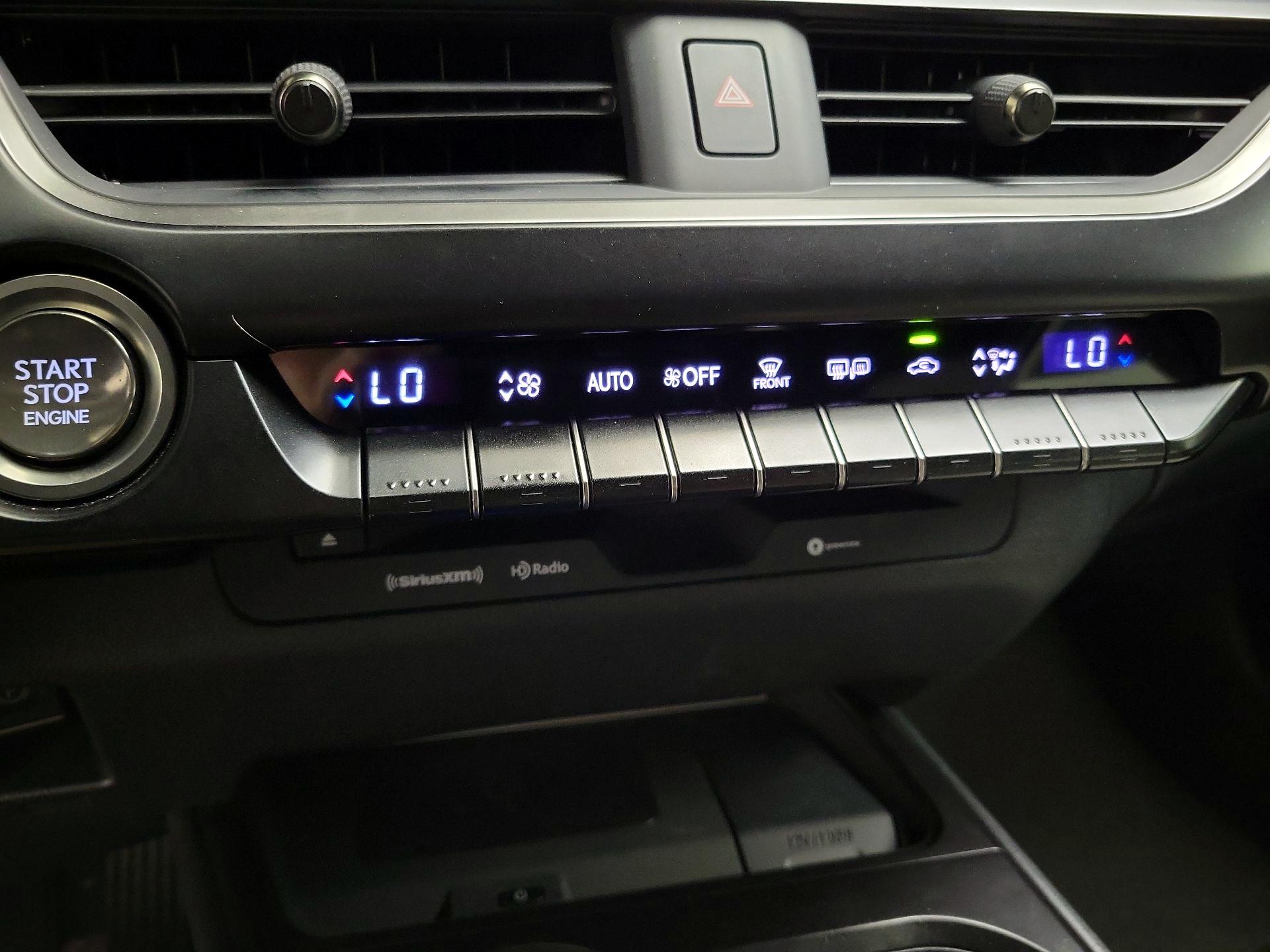 Thumbnail: 2022 Lexus UX - 17