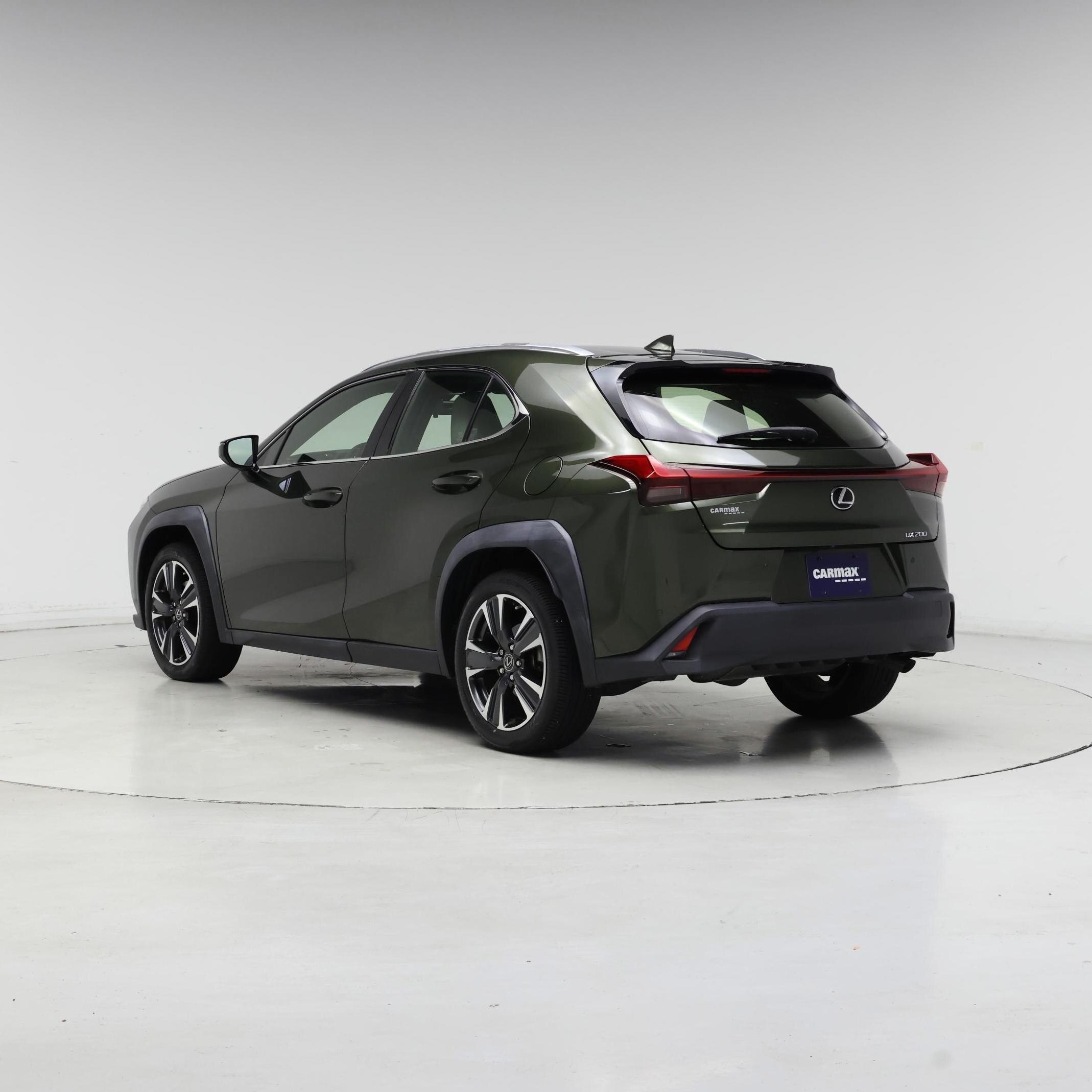 Thumbnail: 2022 Lexus UX - 2