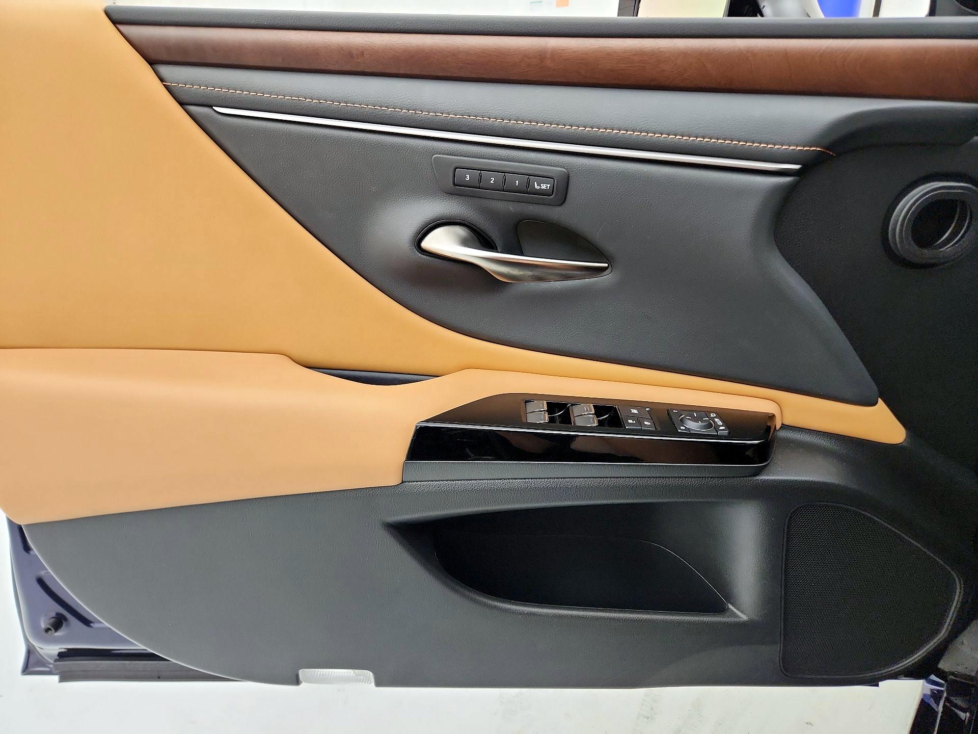 Thumbnail: 2024 Lexus ES - 12
