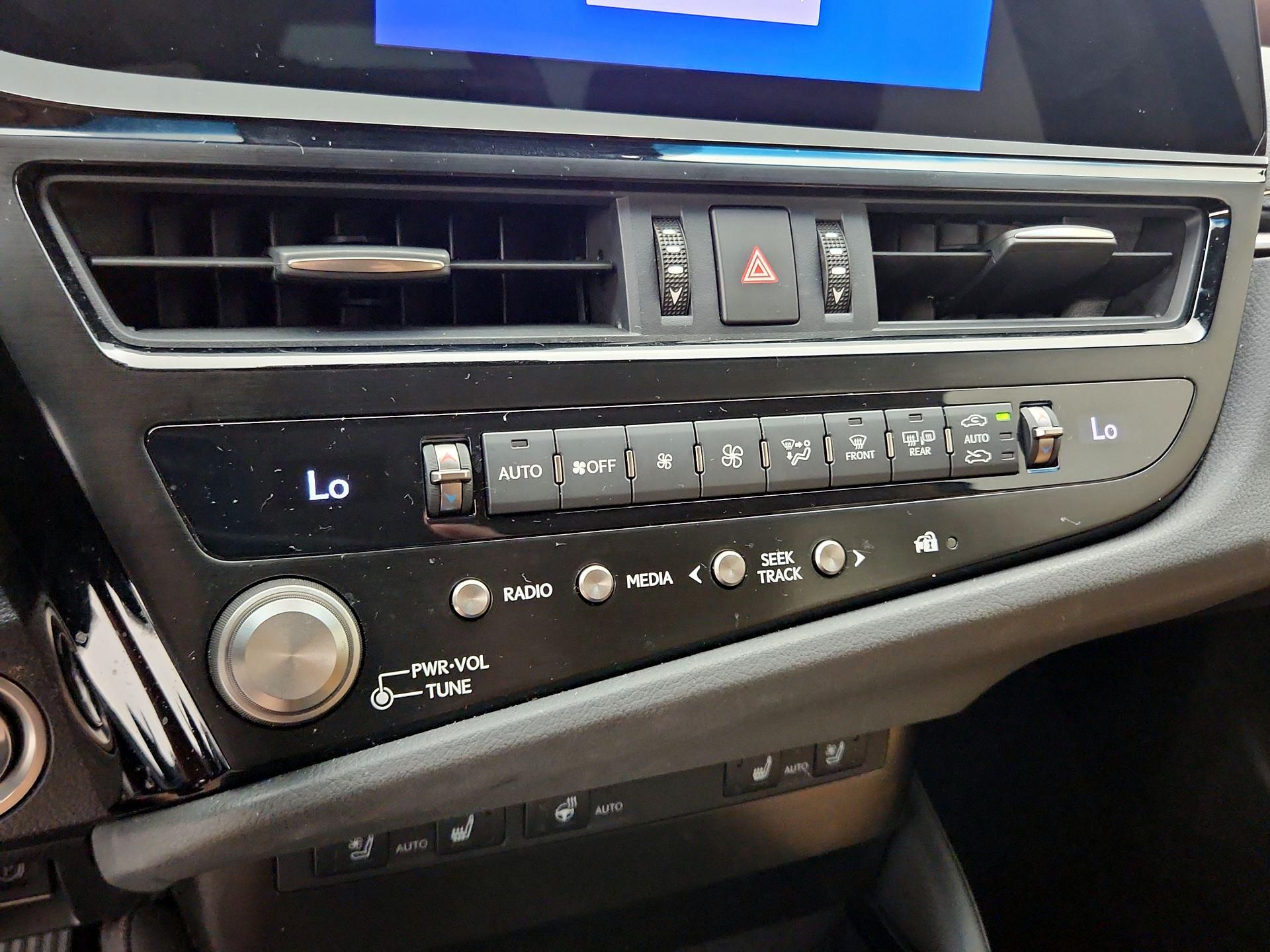 Thumbnail: 2024 Lexus ES - 16