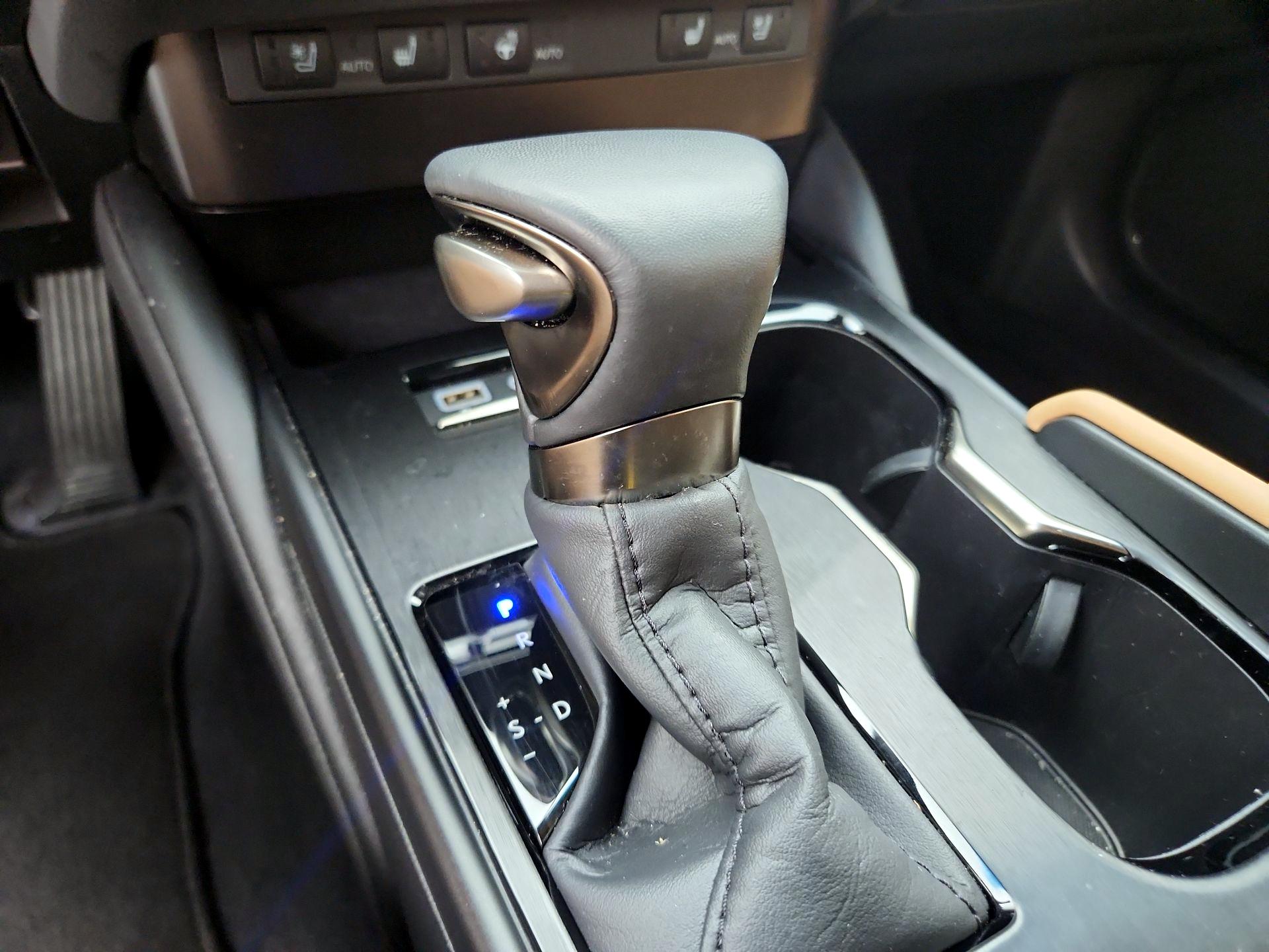Thumbnail: 2024 Lexus ES - 17