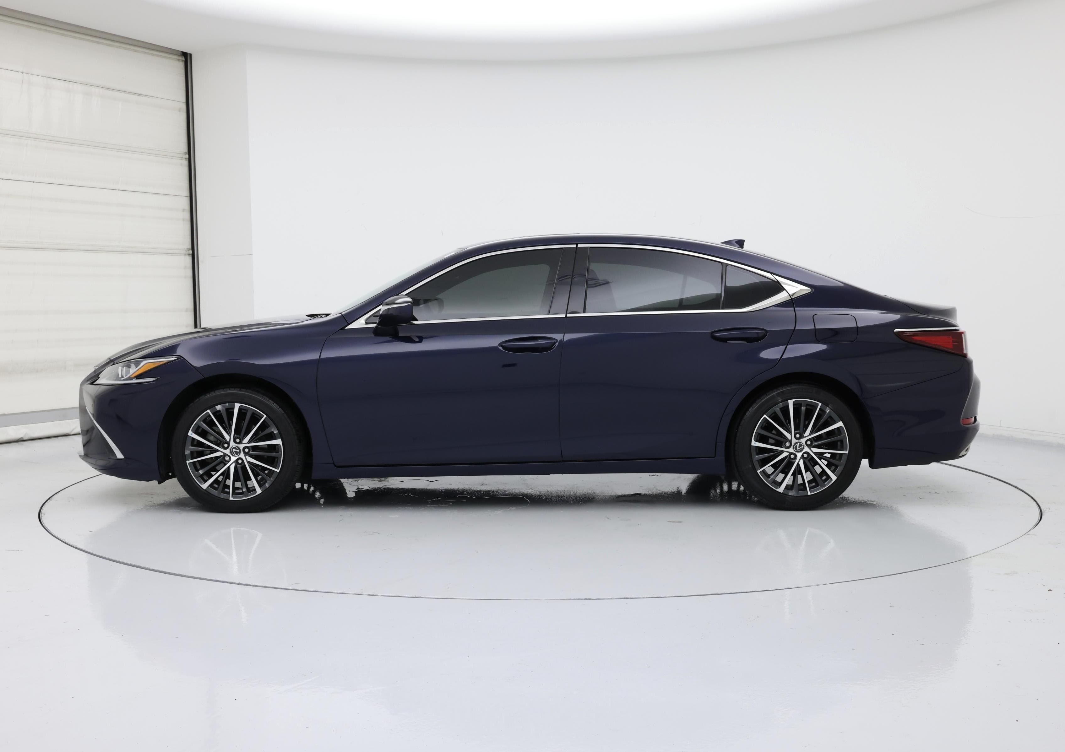 Thumbnail: 2024 Lexus ES - 3
