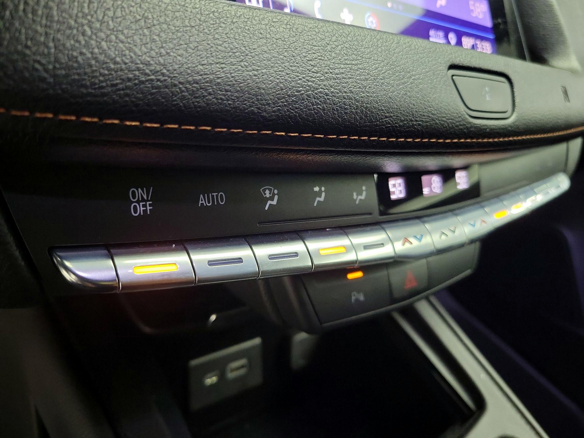 Thumbnail: 2019 Cadillac XT4 - 16