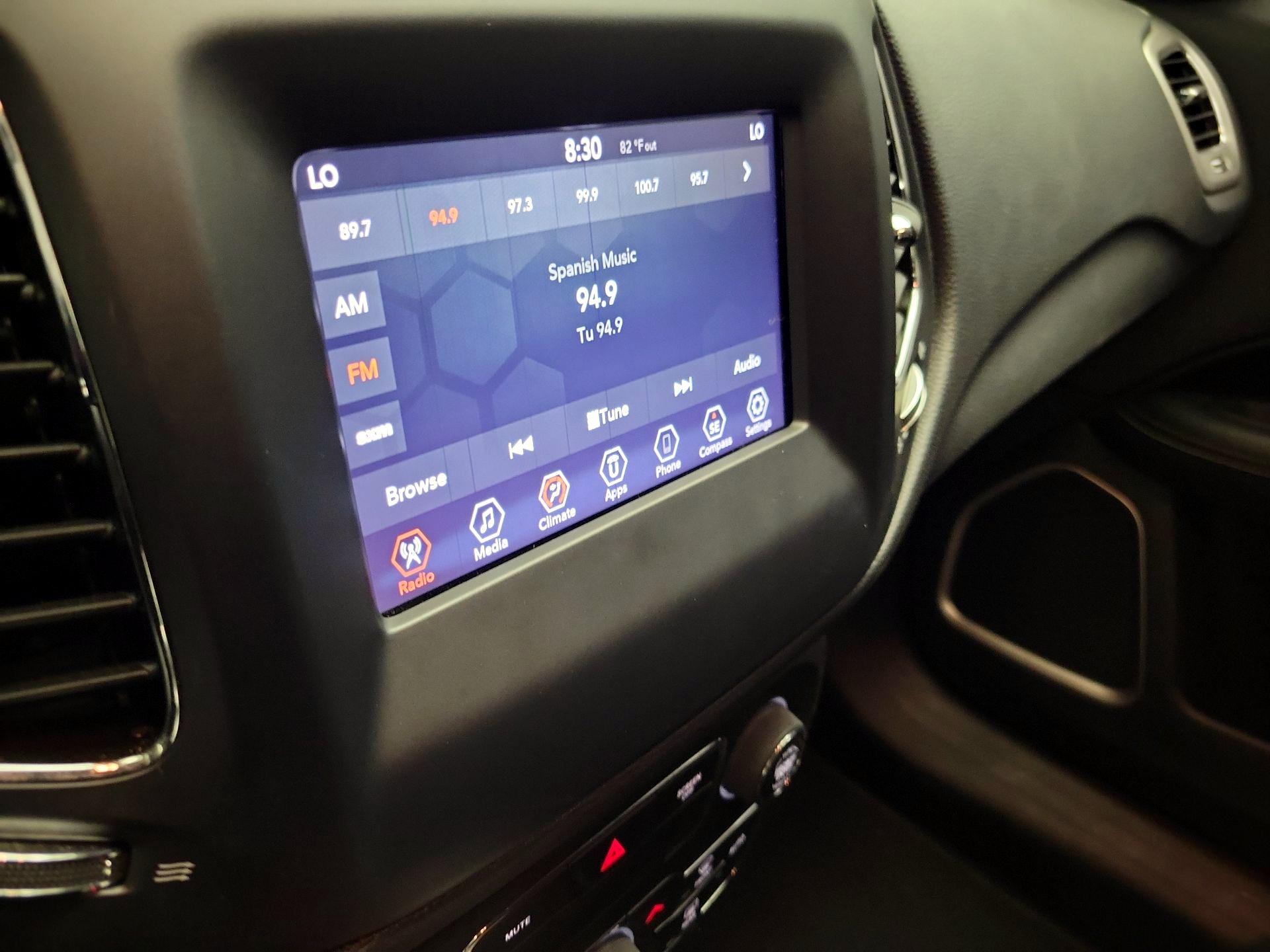 Thumbnail: 2020 Jeep Compass - 15