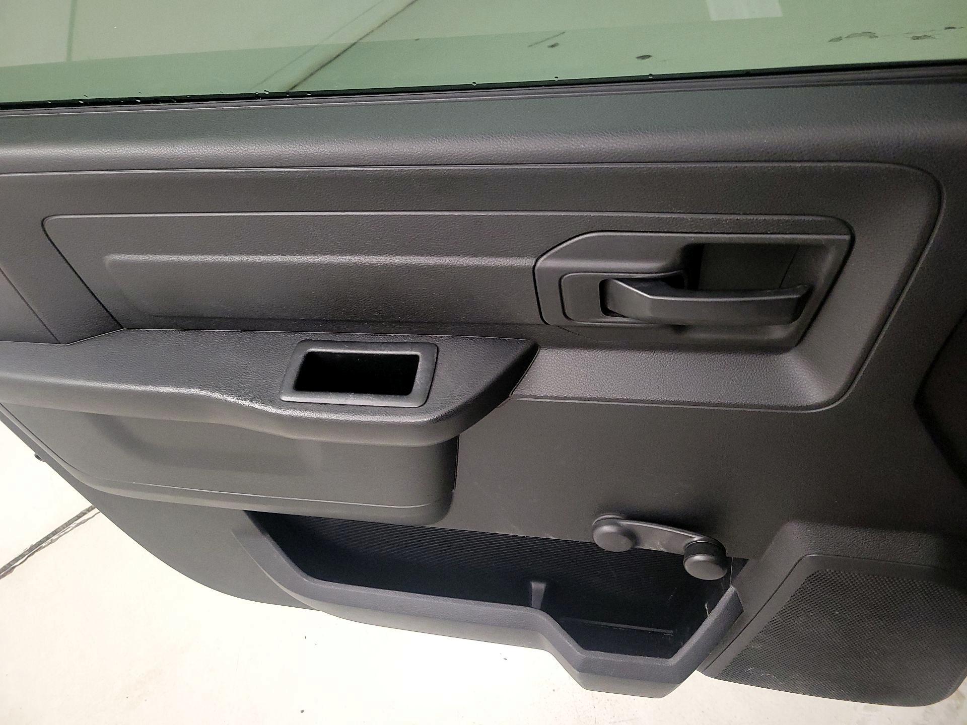 Thumbnail: 2020 RAM 1500 Classic - 12