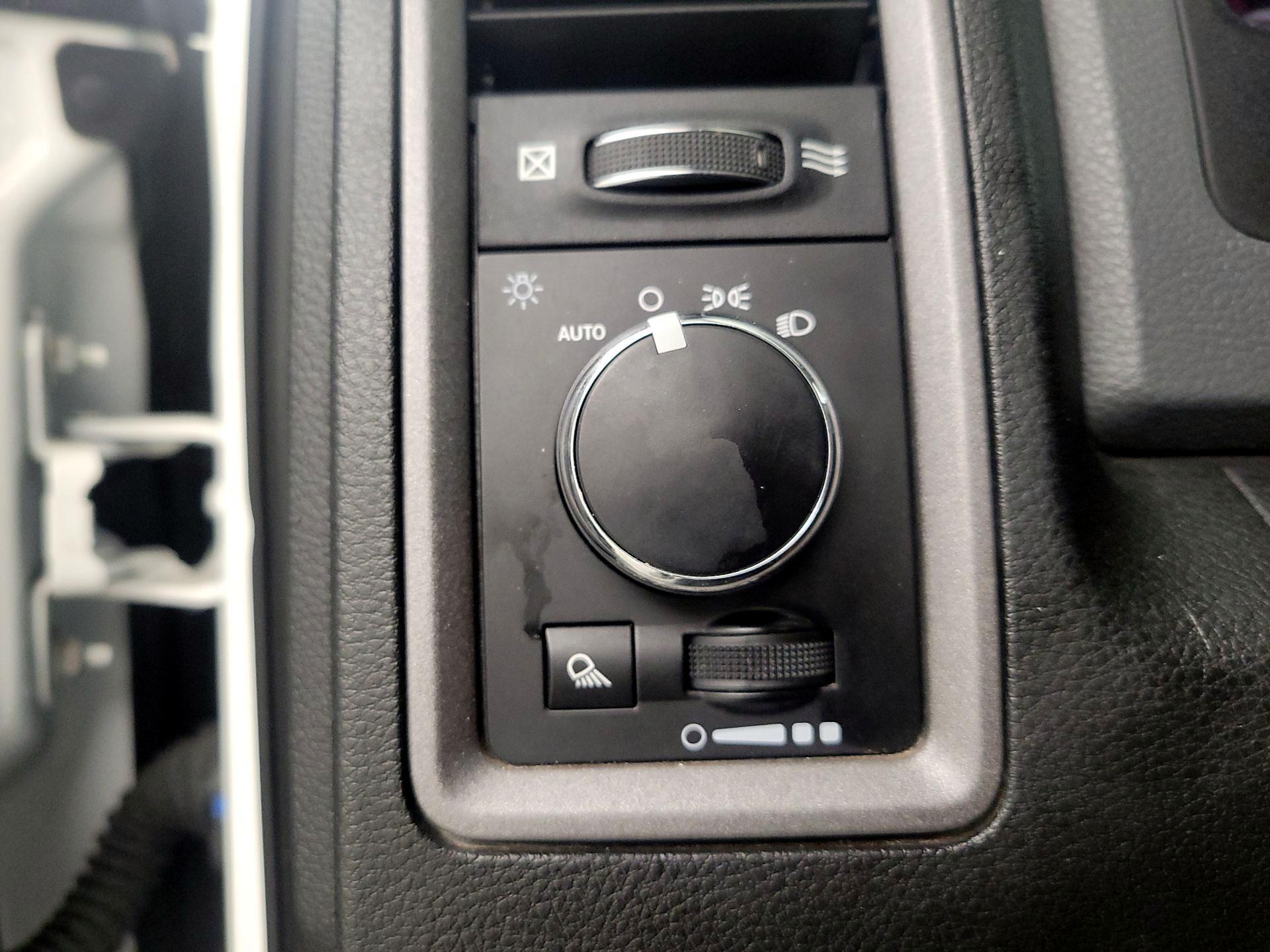 Thumbnail: 2020 RAM 1500 Classic - 13