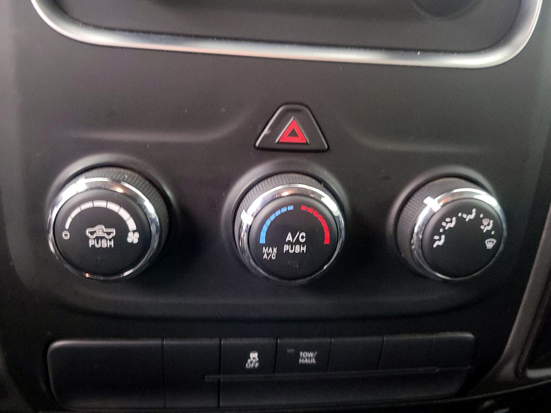 Thumbnail: 2020 RAM 1500 Classic - 16