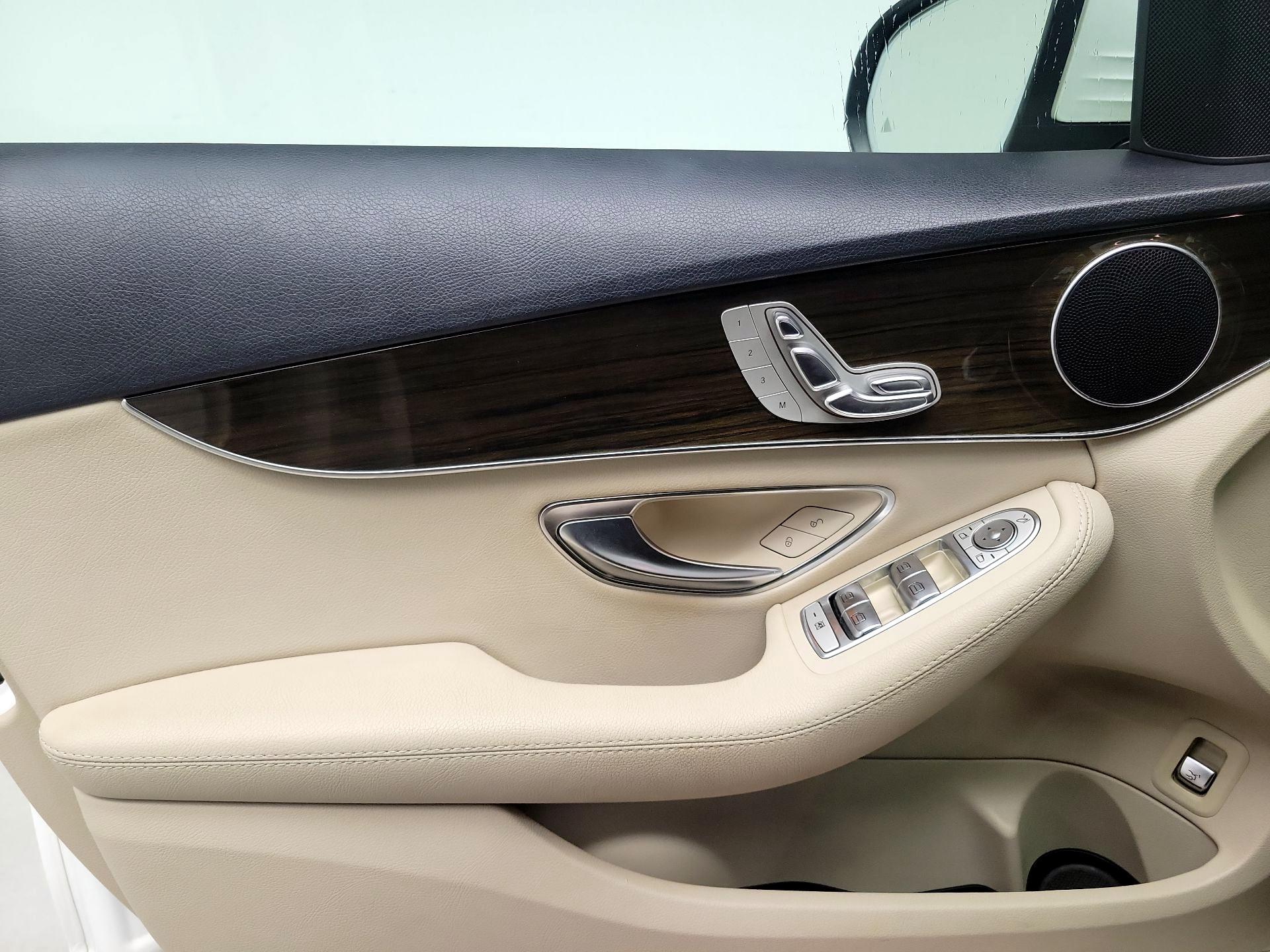 Thumbnail: 2019 Mercedes-Benz C-Class - 12