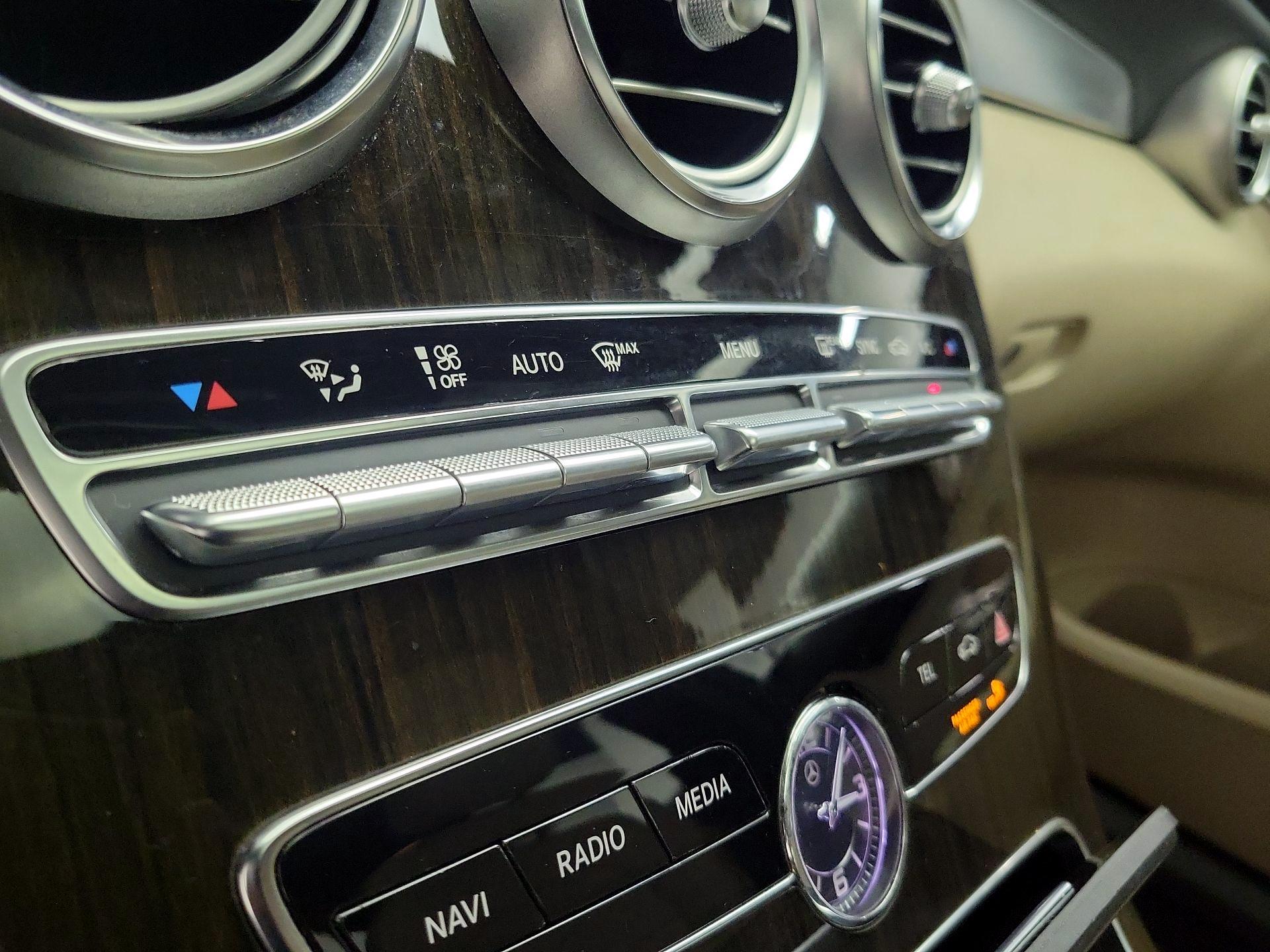 Thumbnail: 2019 Mercedes-Benz C-Class - 16