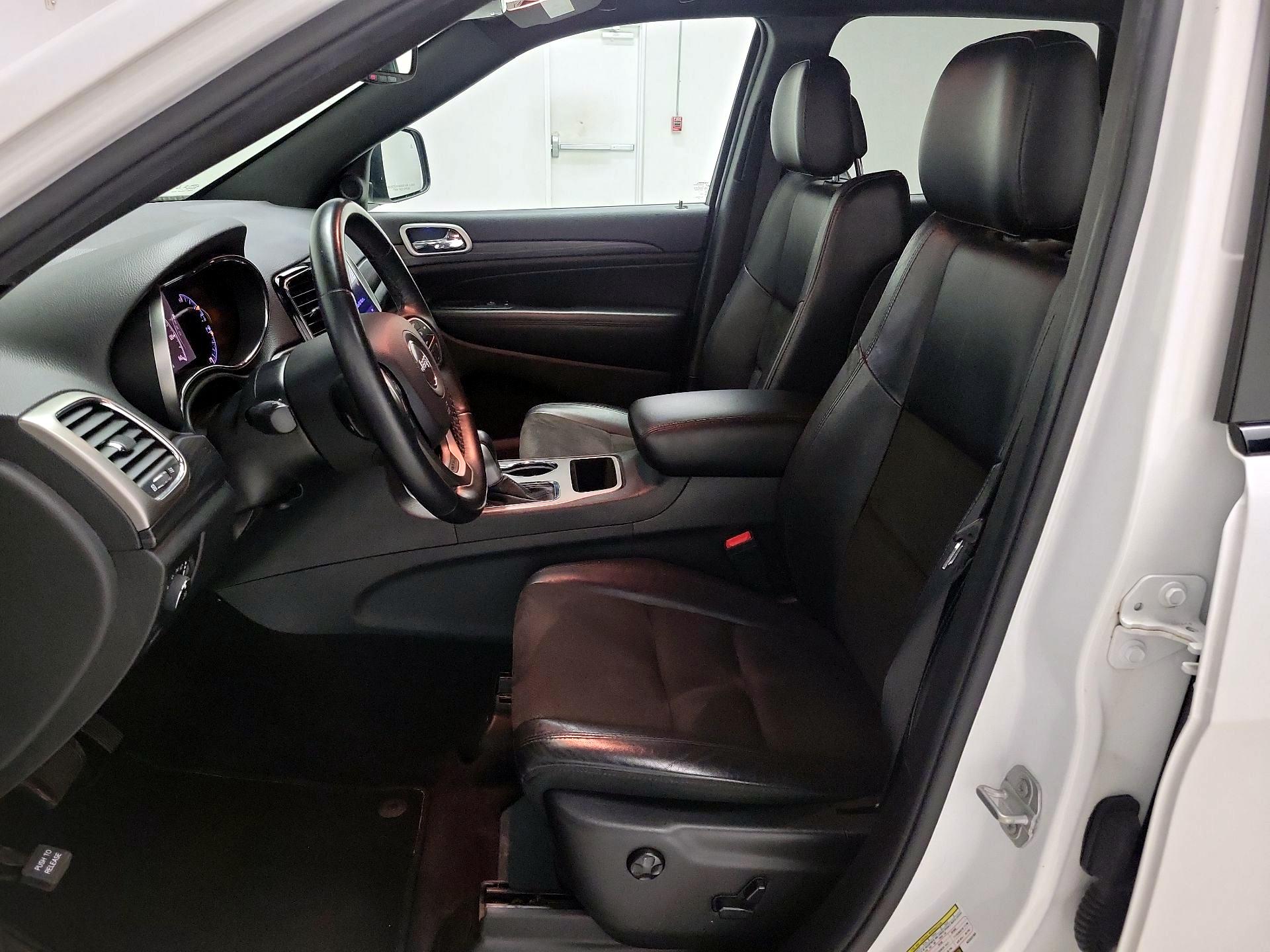 Thumbnail: 2019 Jeep Grand Cherokee - 11