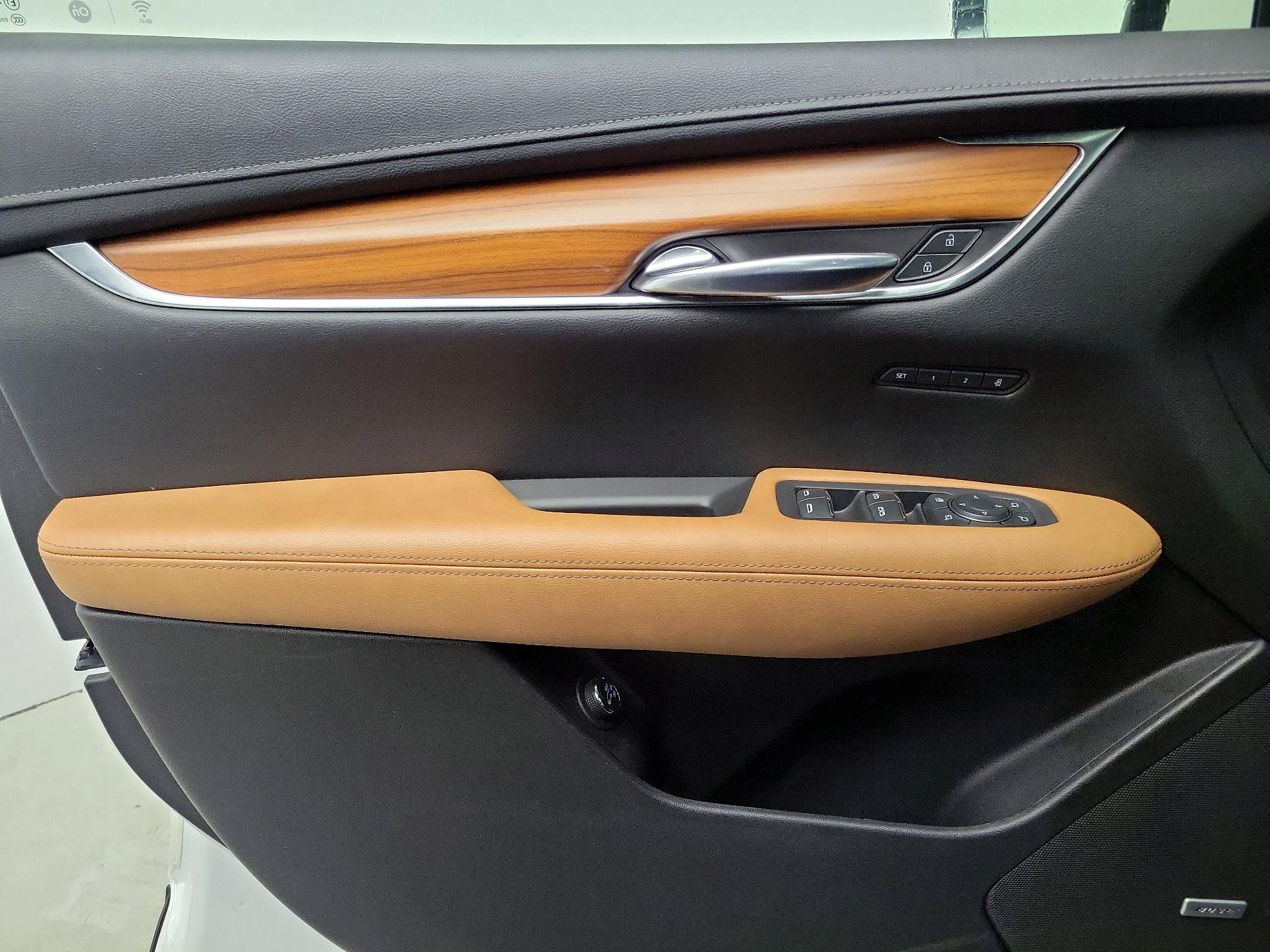 Thumbnail: 2021 Cadillac XT5 - 12