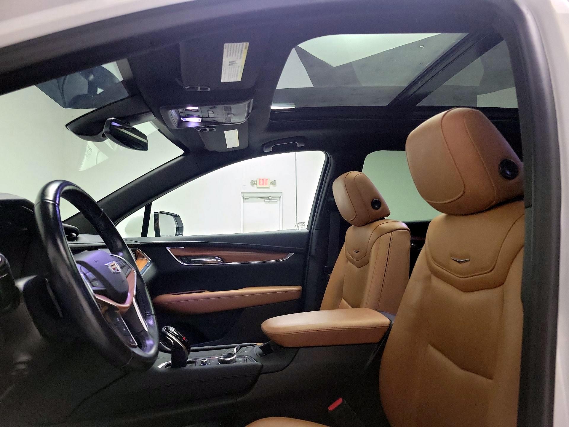 Thumbnail: 2021 Cadillac XT5 - 19