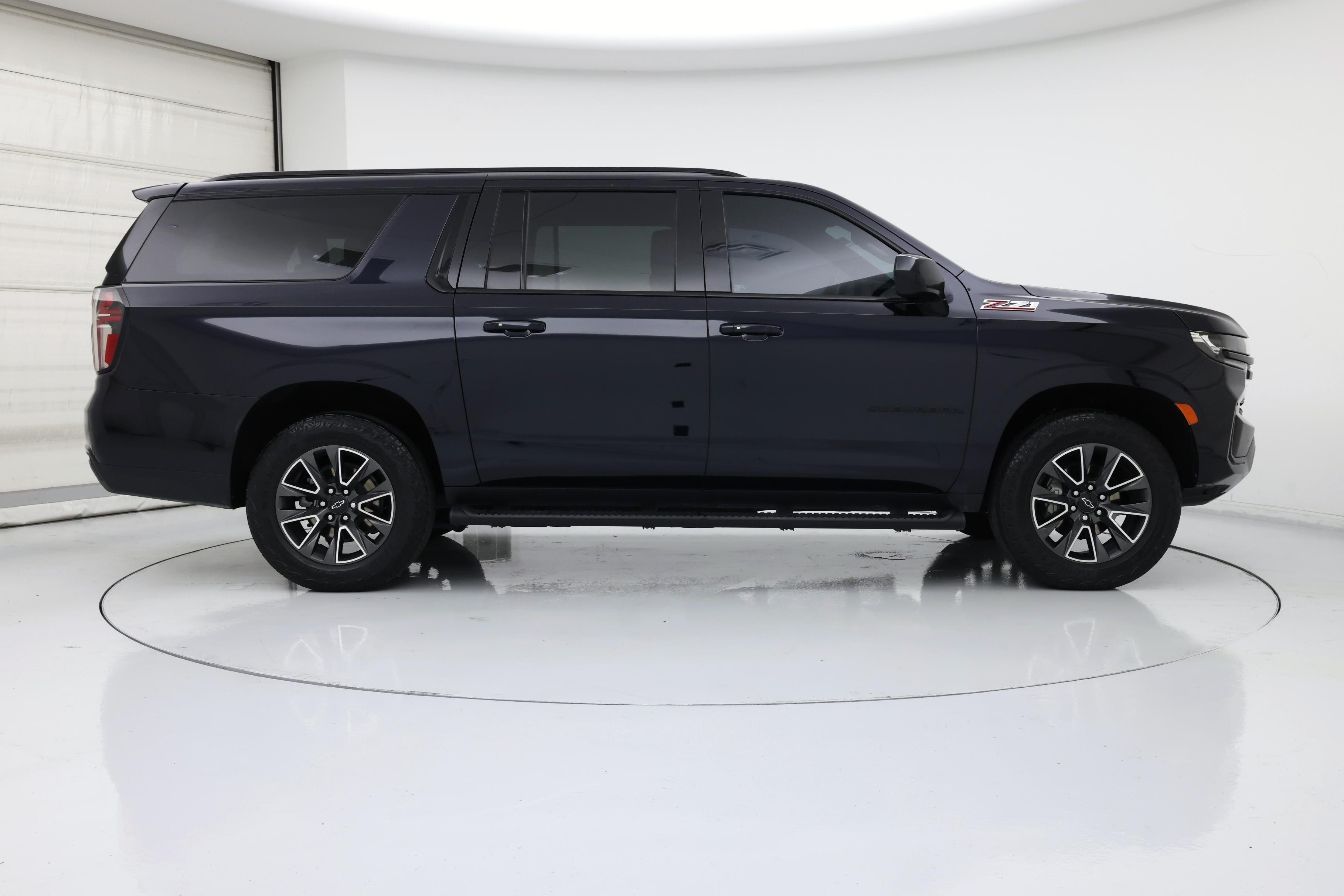Thumbnail: 2023 Chevrolet Suburban - 7