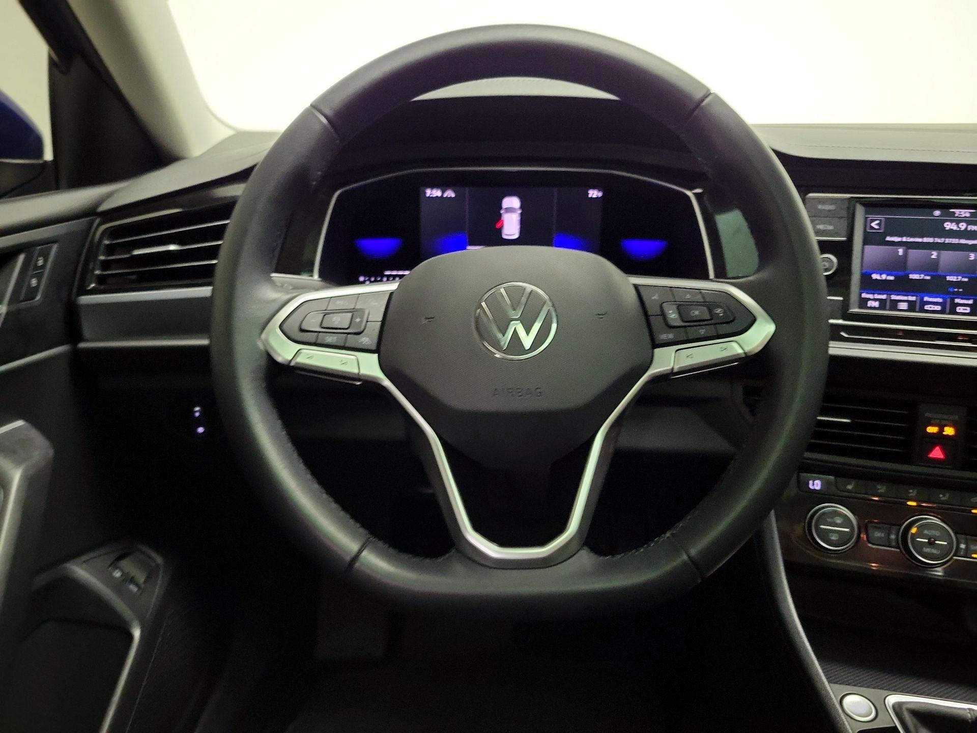 Thumbnail: 2023 Volkswagen Jetta - 10