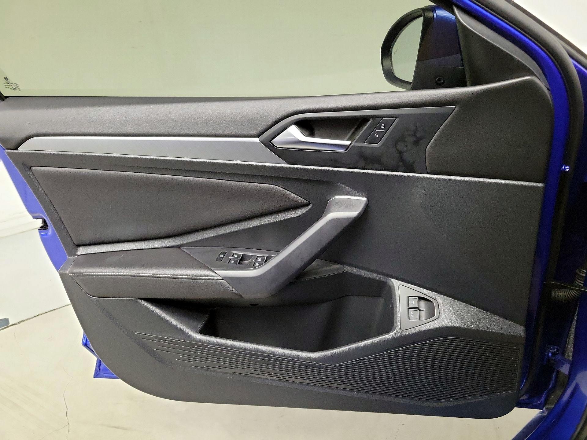 Thumbnail: 2023 Volkswagen Jetta - 12