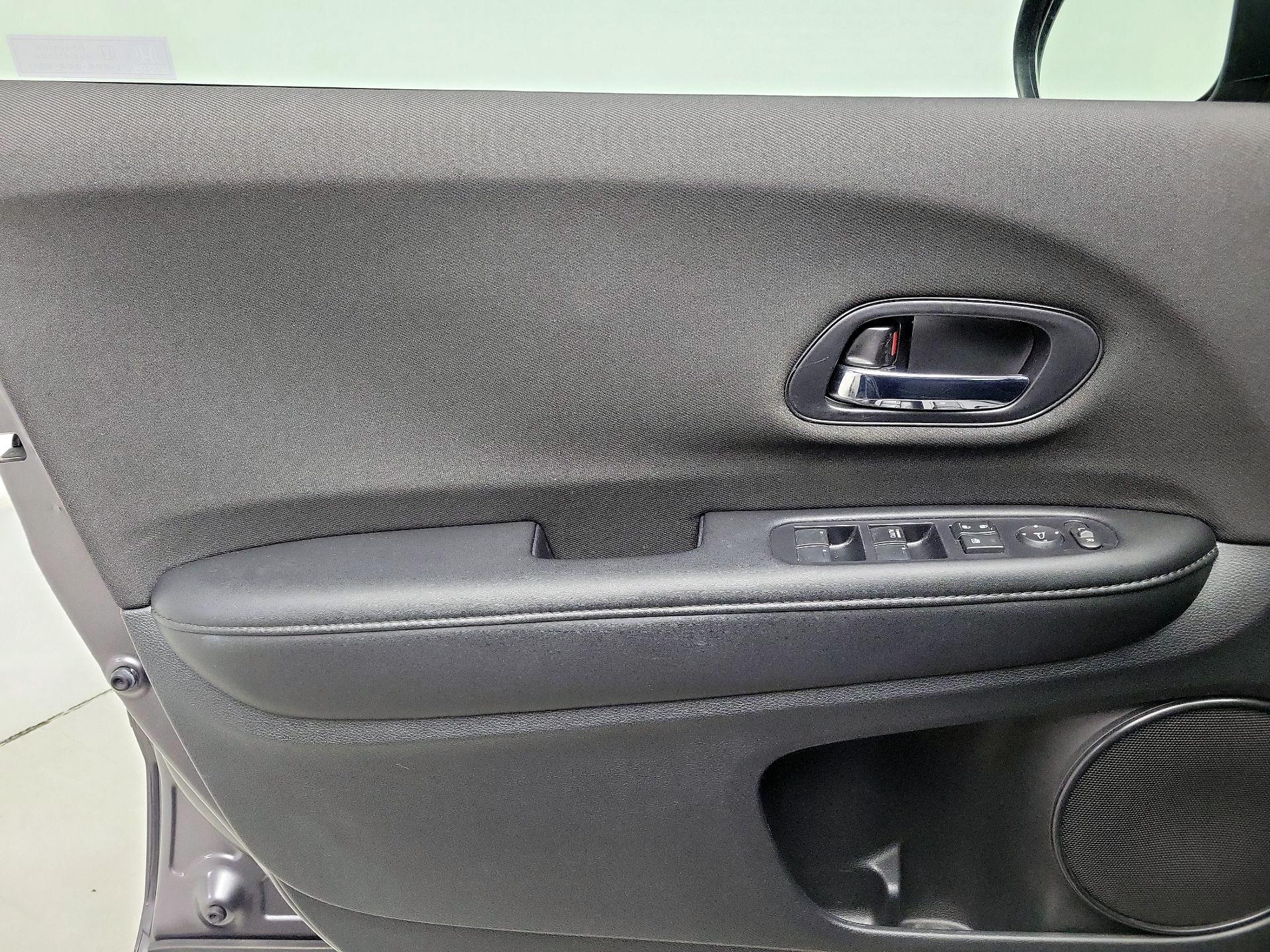 Thumbnail: 2021 Honda HR-V - 12