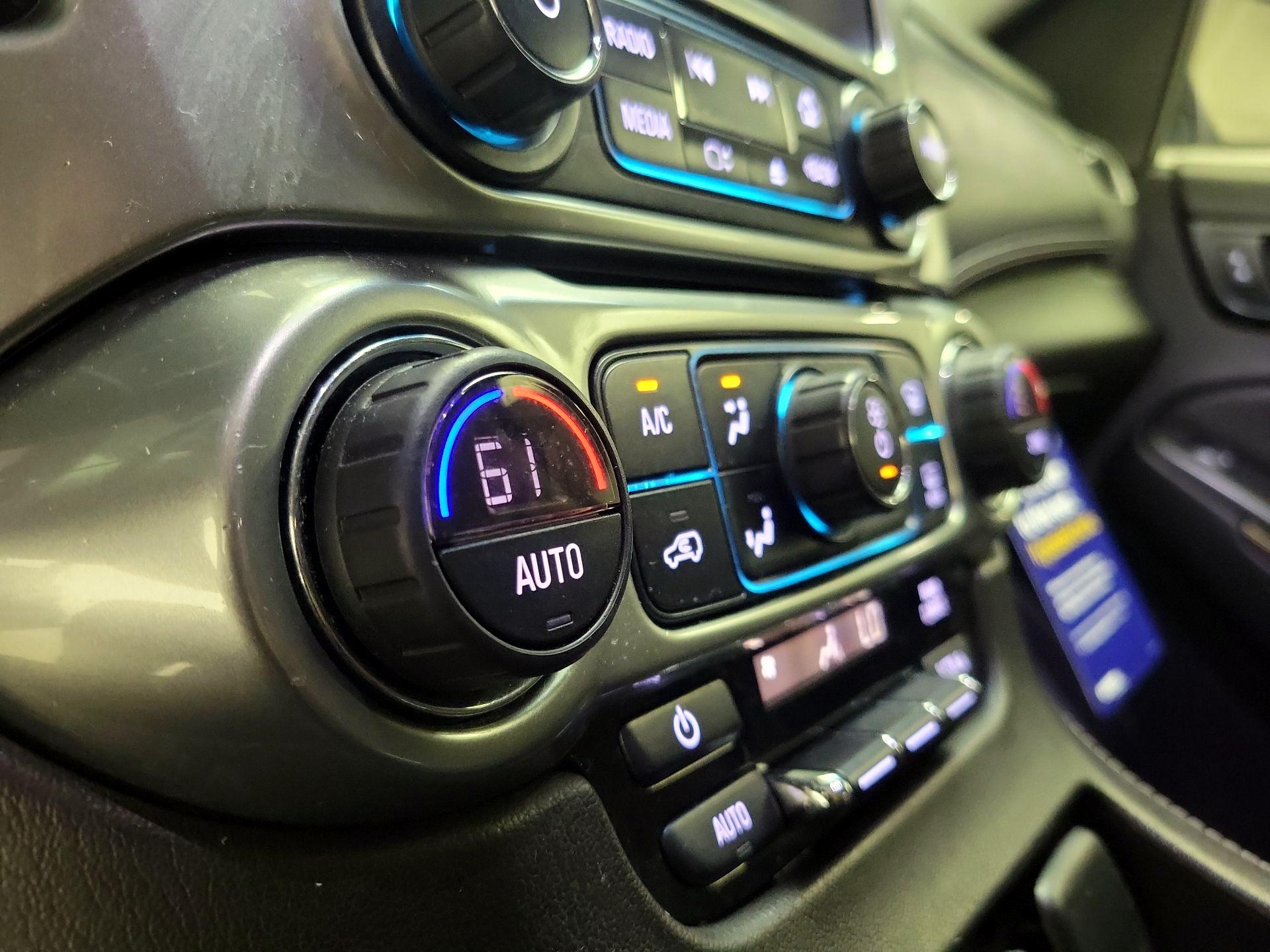 Thumbnail: 2018 Chevrolet Tahoe - 16