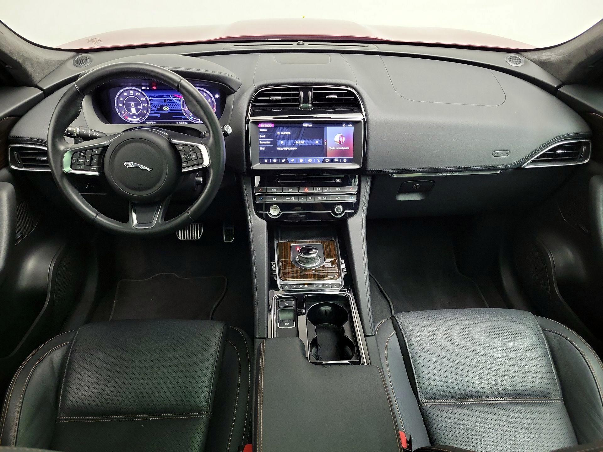 Thumbnail: 2019 Jaguar F-Pace - 9