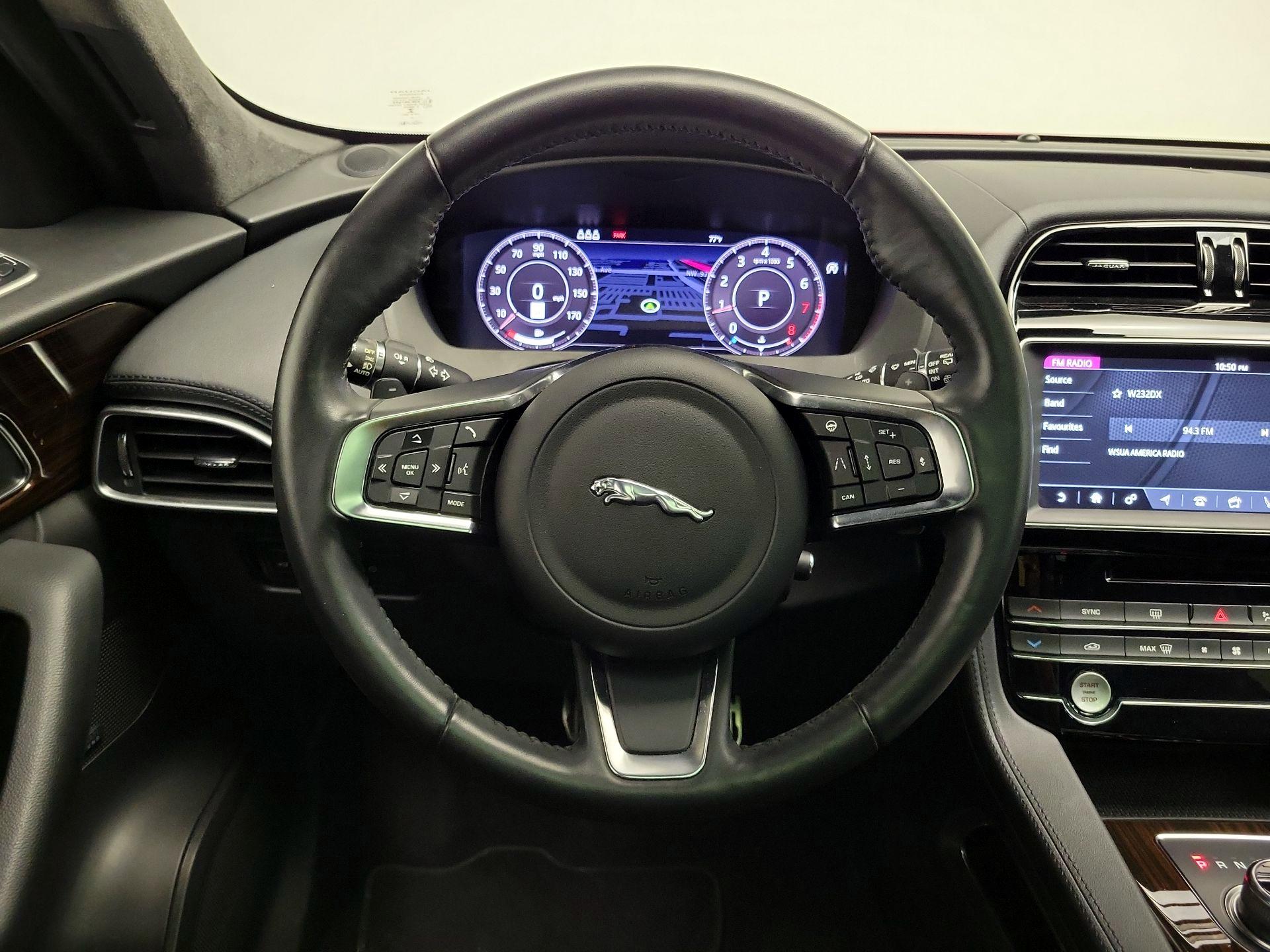 Thumbnail: 2019 Jaguar F-Pace - 10