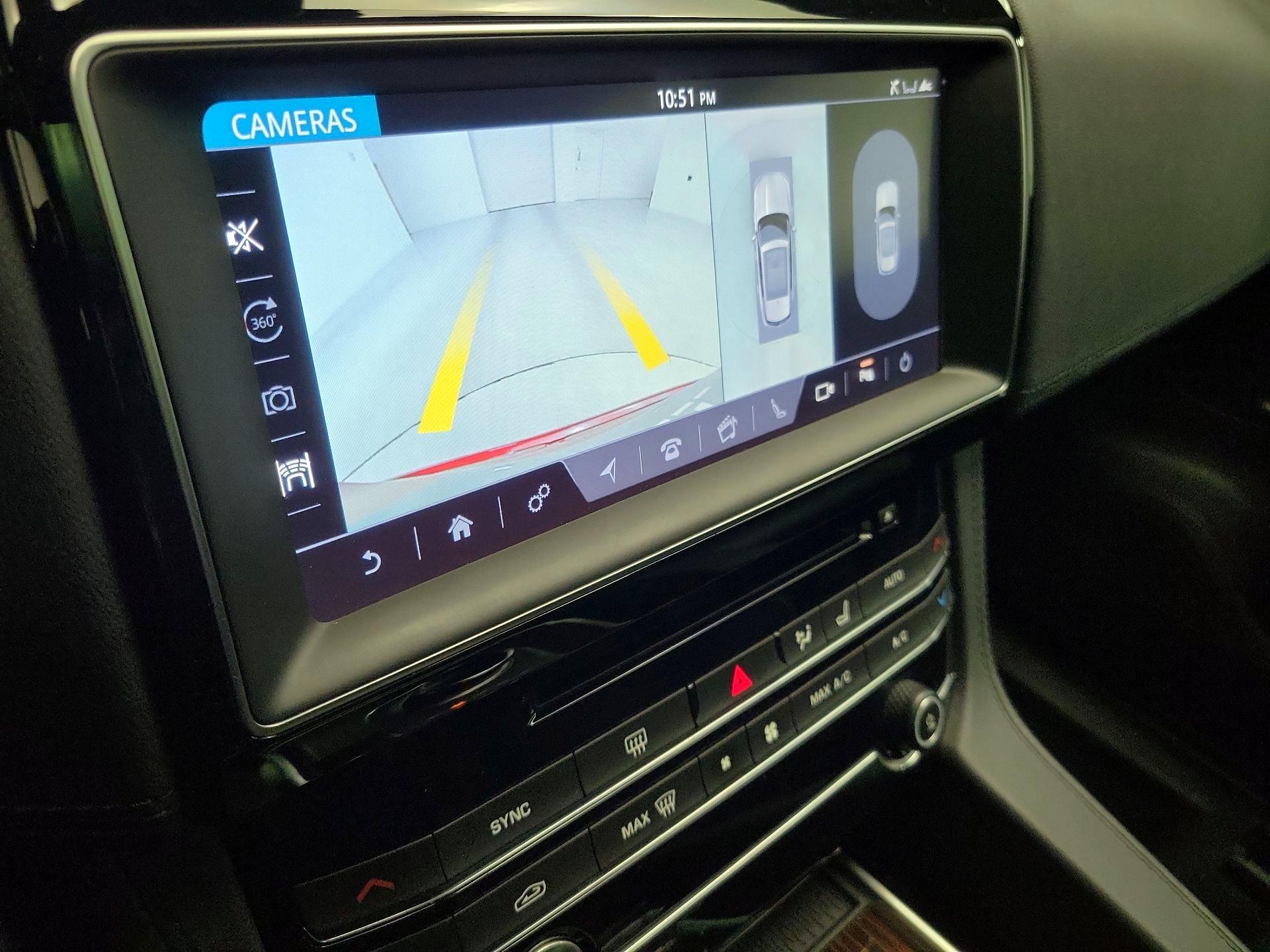 Thumbnail: 2019 Jaguar F-Pace - 15