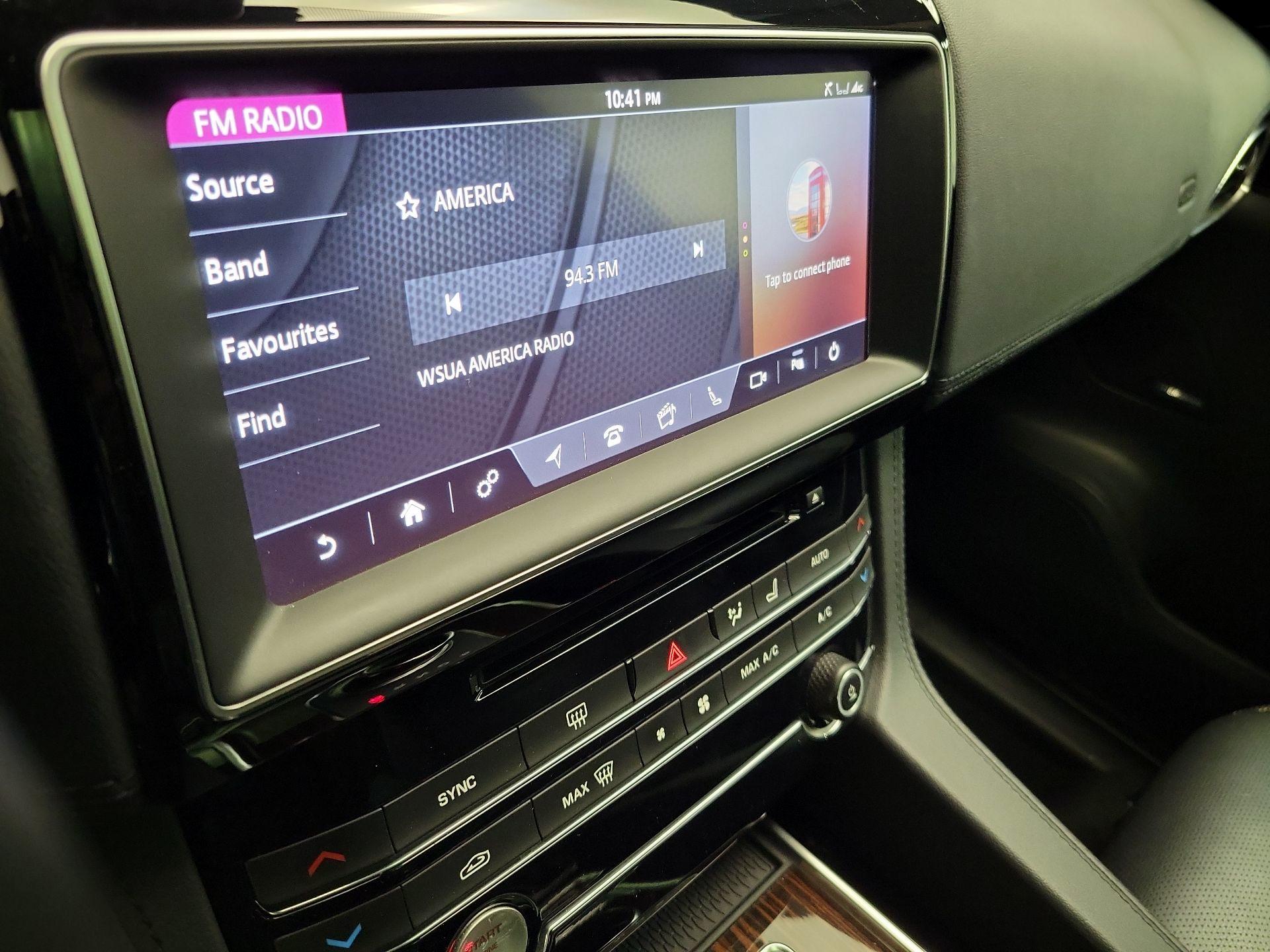 Thumbnail: 2019 Jaguar F-Pace - 16