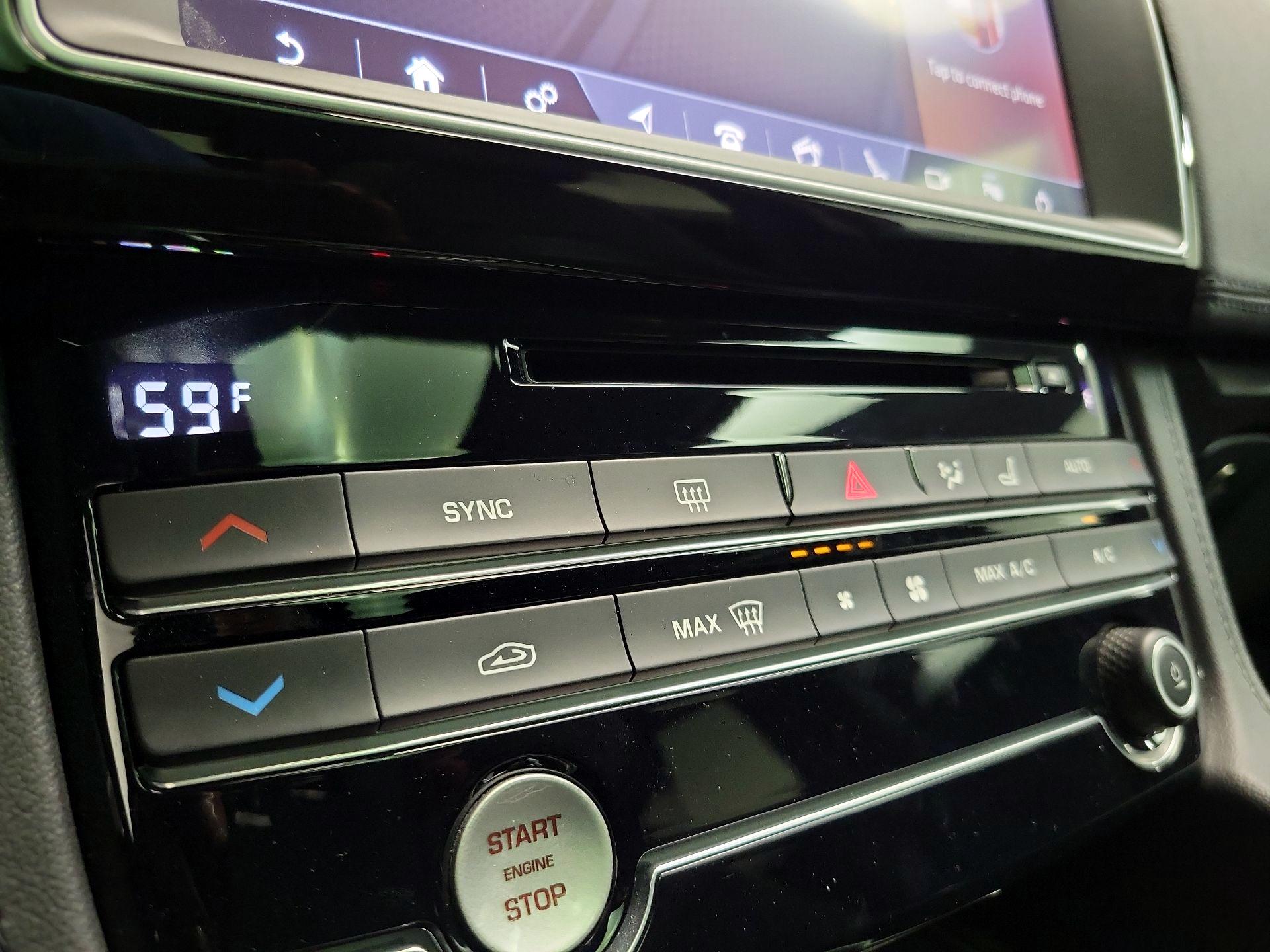 Thumbnail: 2019 Jaguar F-Pace - 17