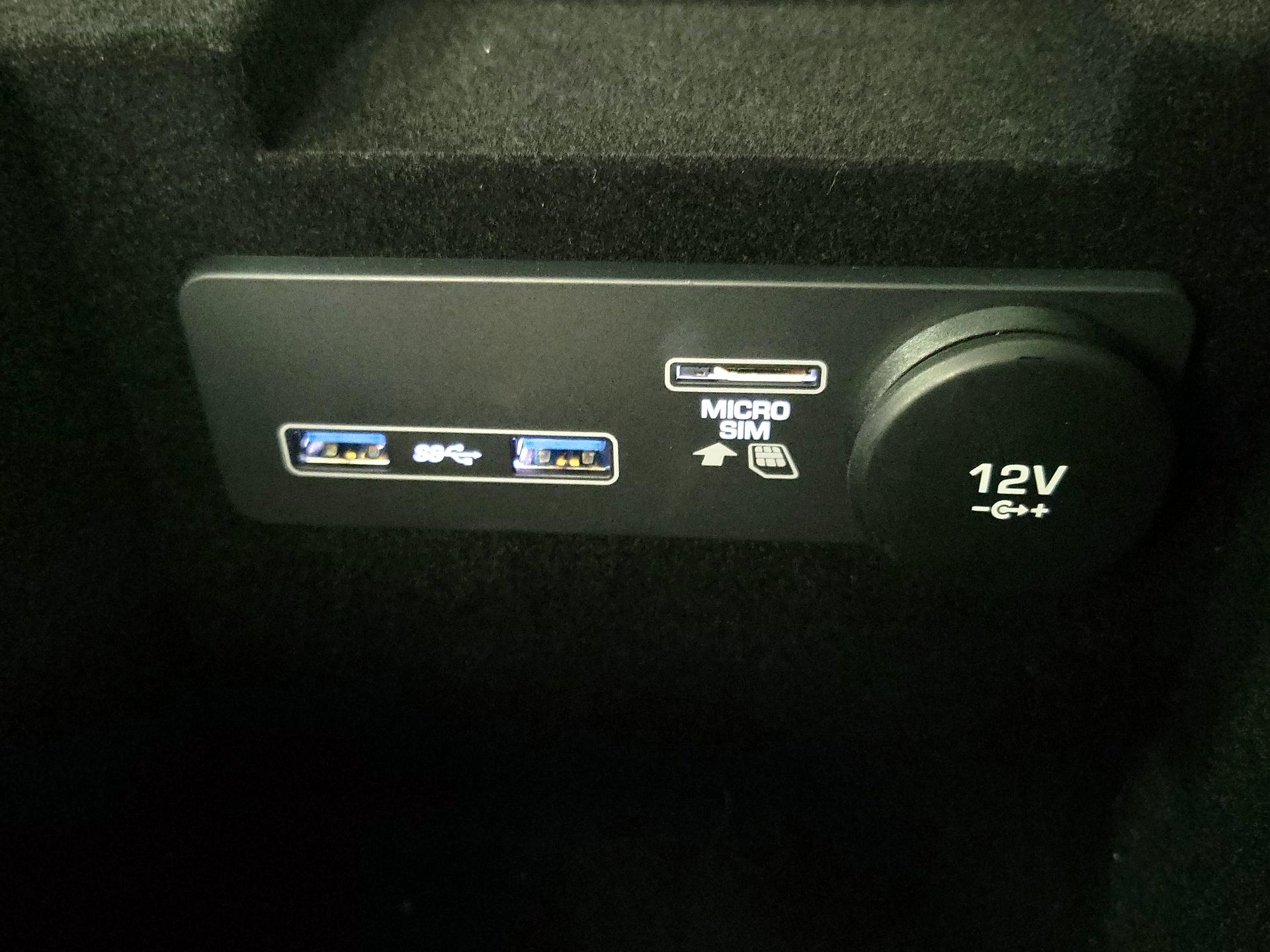 Thumbnail: 2019 Jaguar F-Pace - 19