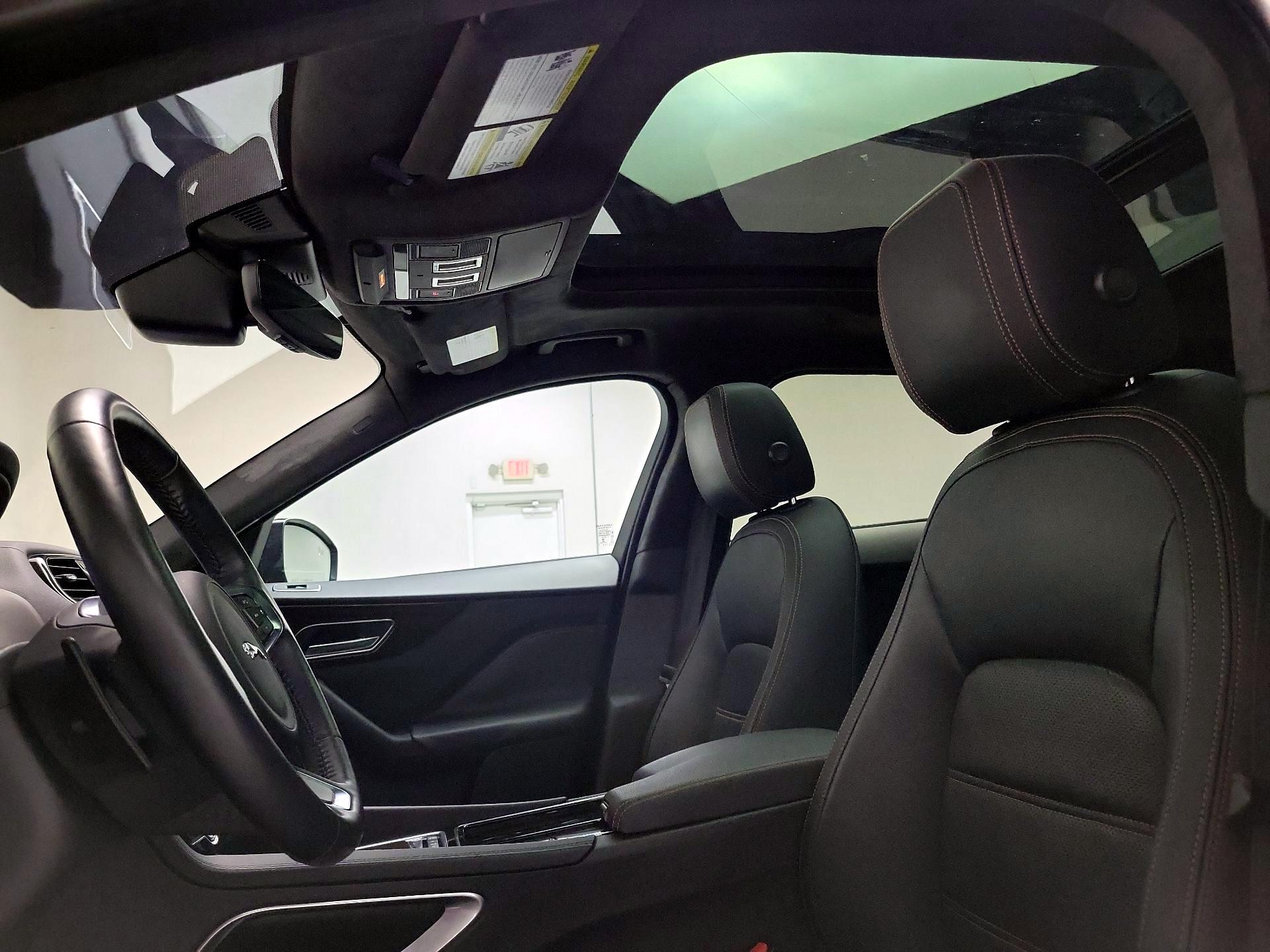 Thumbnail: 2019 Jaguar F-Pace - 20