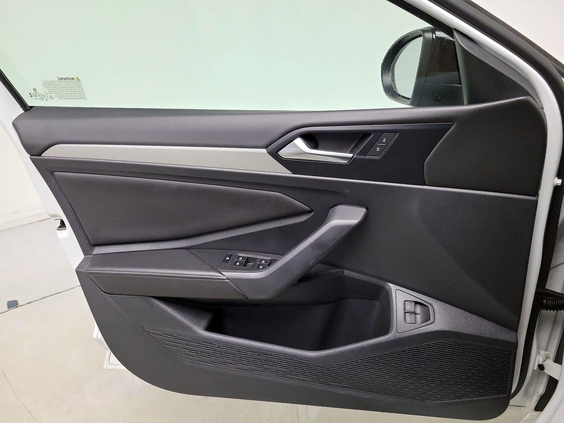 Thumbnail: 2023 Volkswagen Jetta - 12