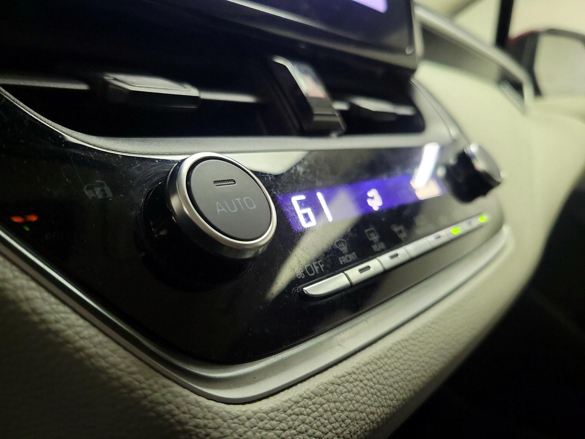 Thumbnail: 2023 Toyota Corolla - 17