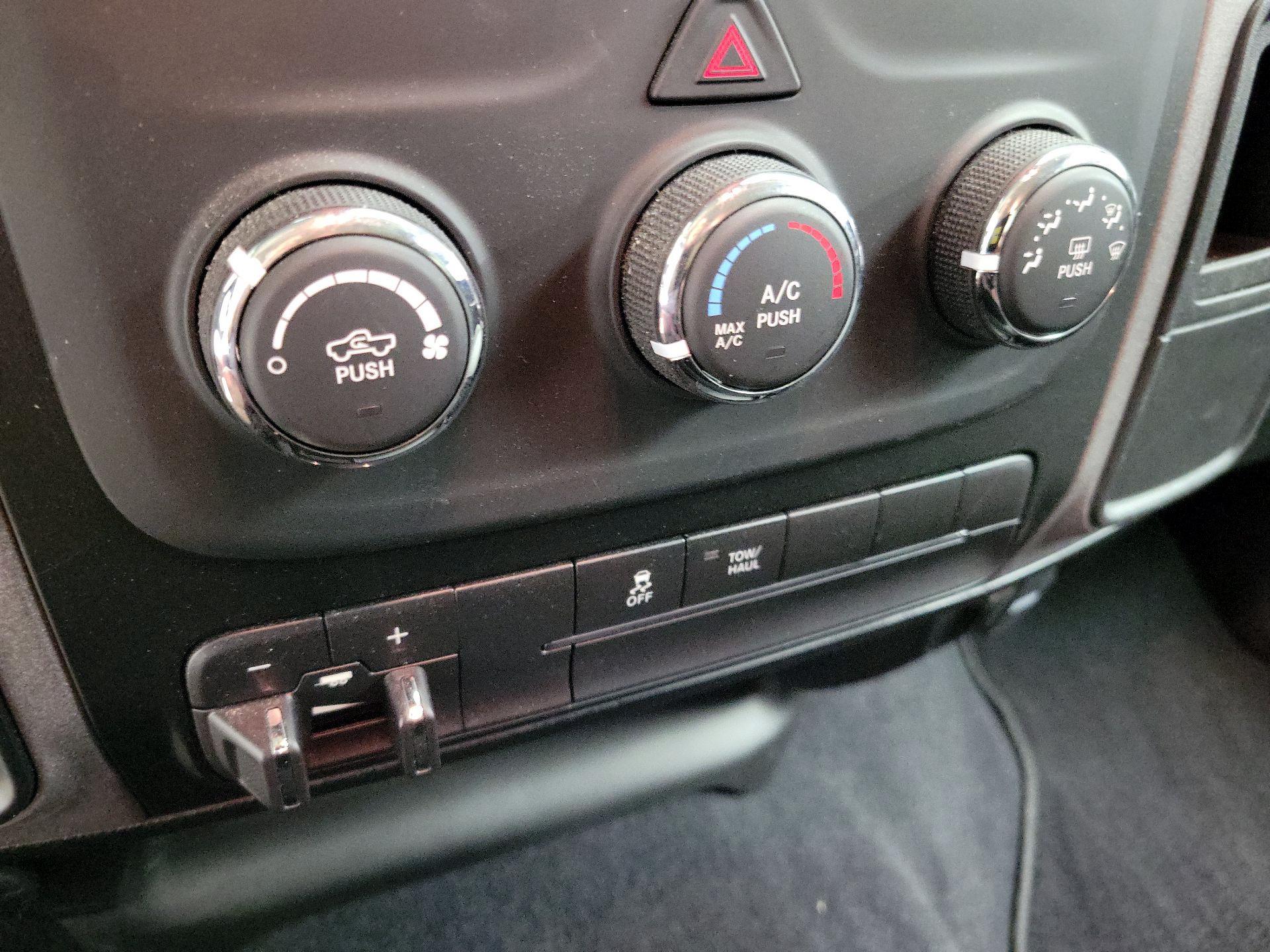 Thumbnail: 2022 RAM 1500 Classic - 17