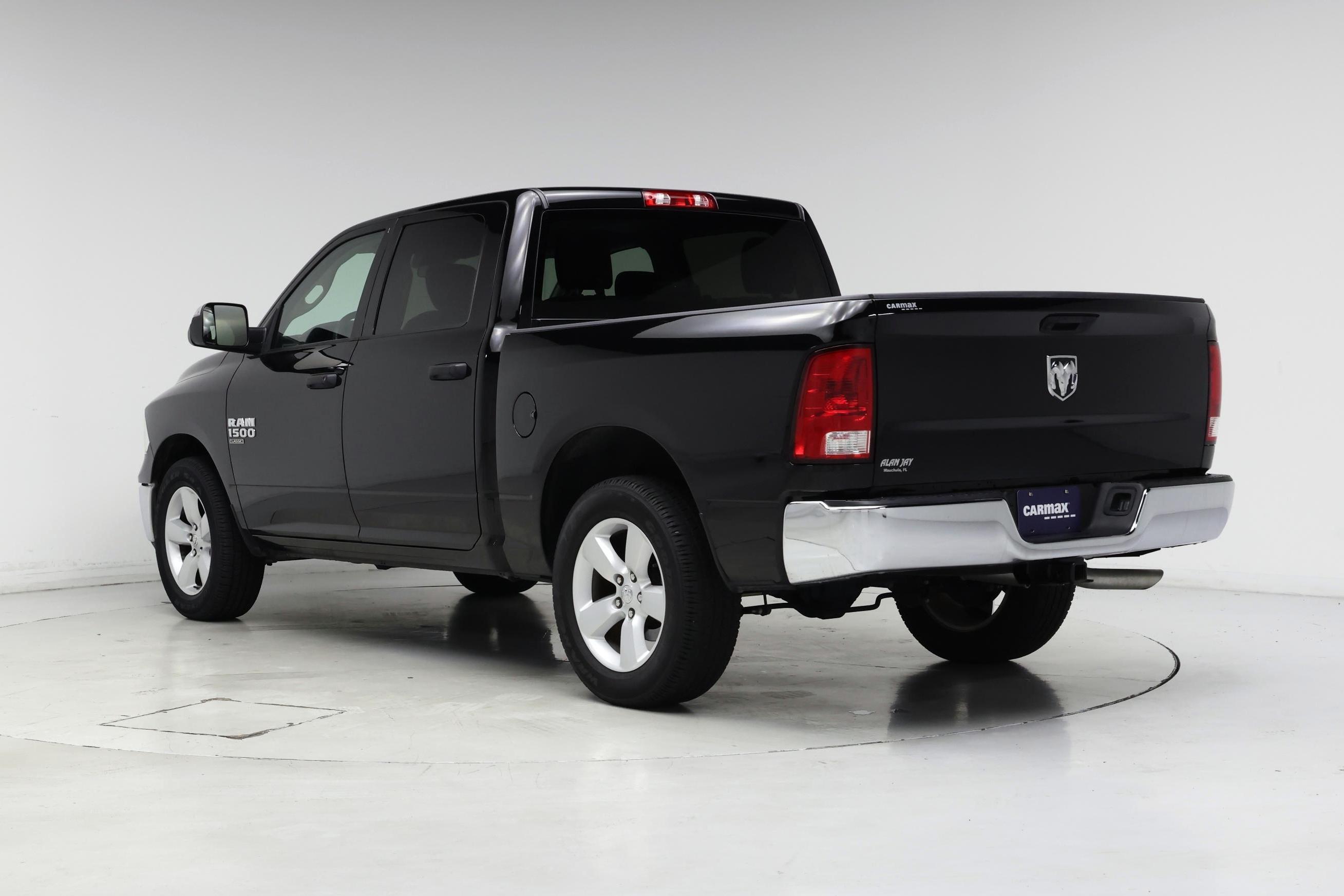 Thumbnail: 2022 RAM 1500 Classic - 2