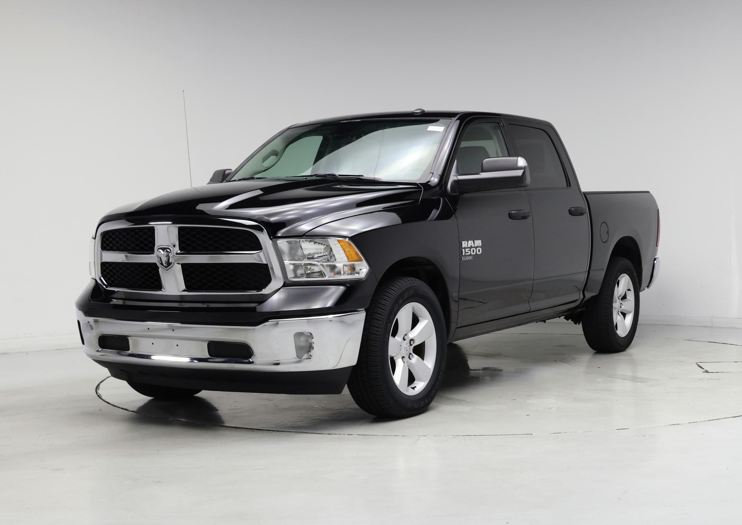 Thumbnail: 2022 RAM 1500 Classic - 4
