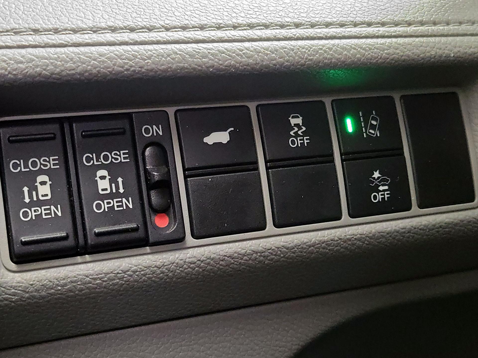 Thumbnail: 2019 Honda Odyssey - 13
