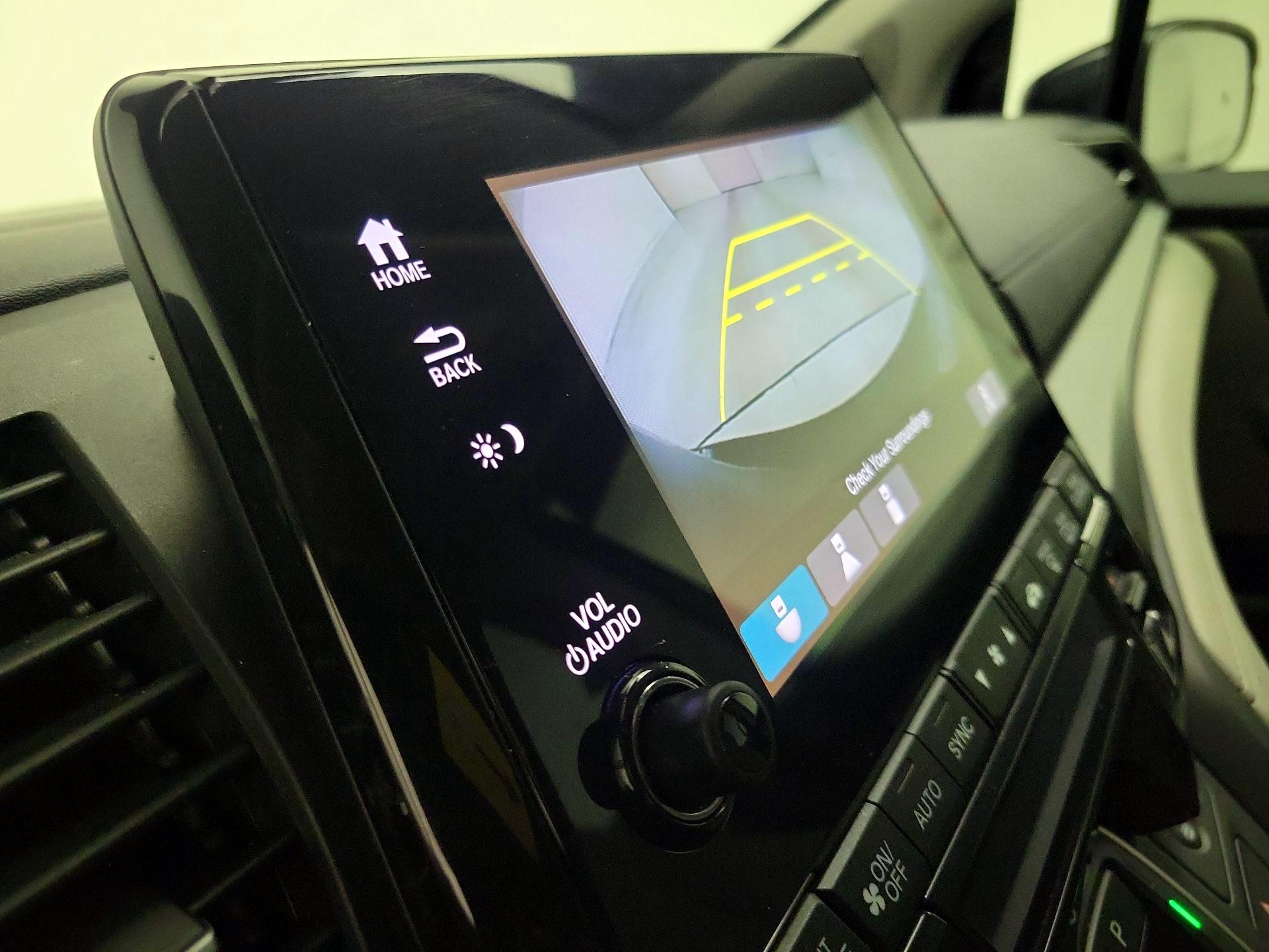 Thumbnail: 2019 Honda Odyssey - 14