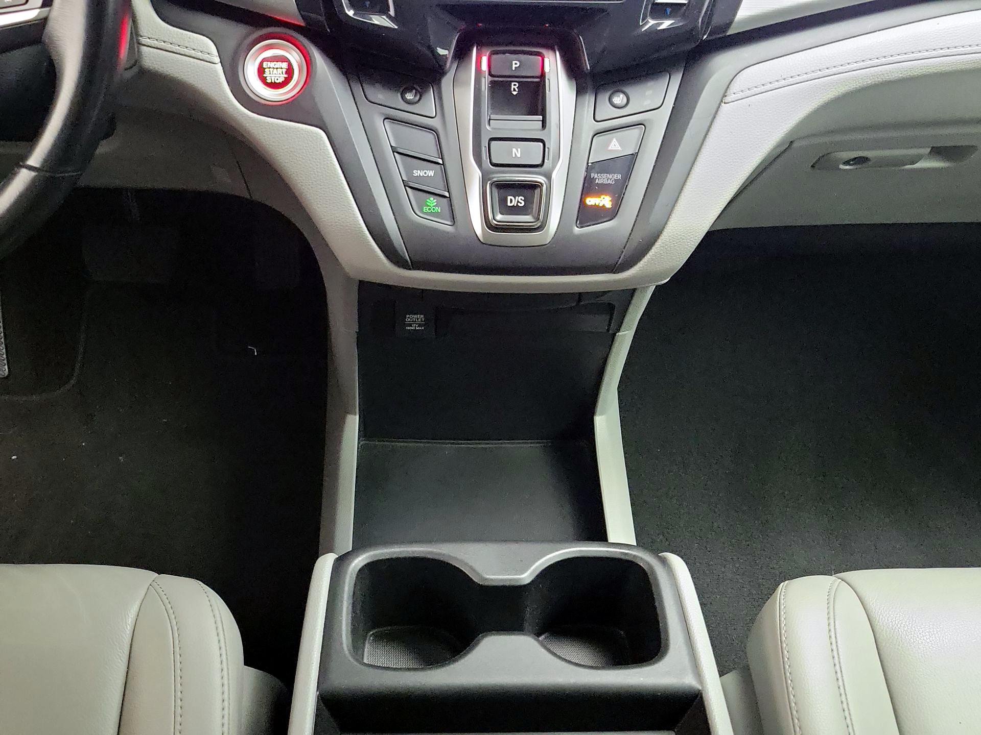 Thumbnail: 2019 Honda Odyssey - 17
