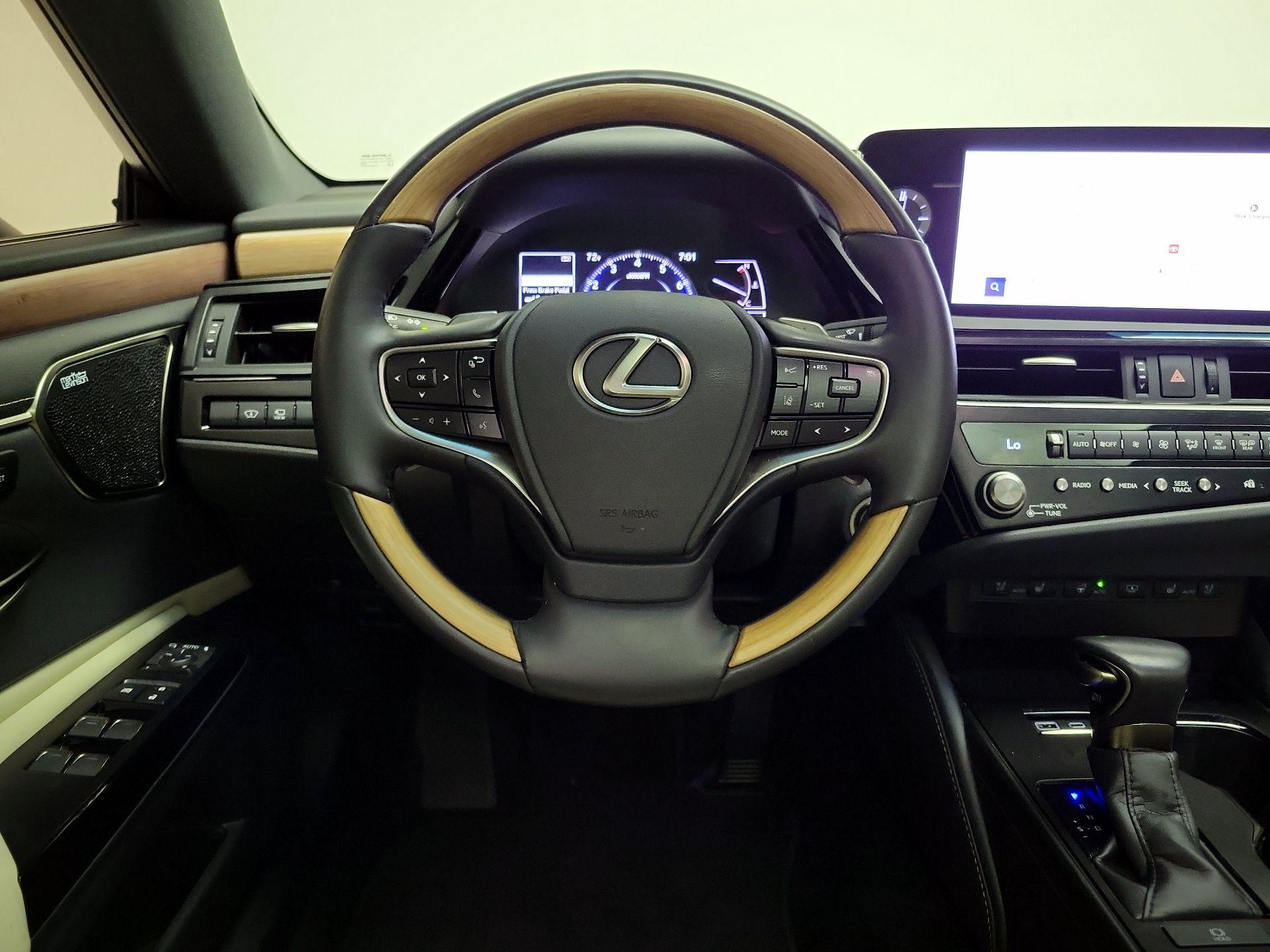Thumbnail: 2024 Lexus ES - 10