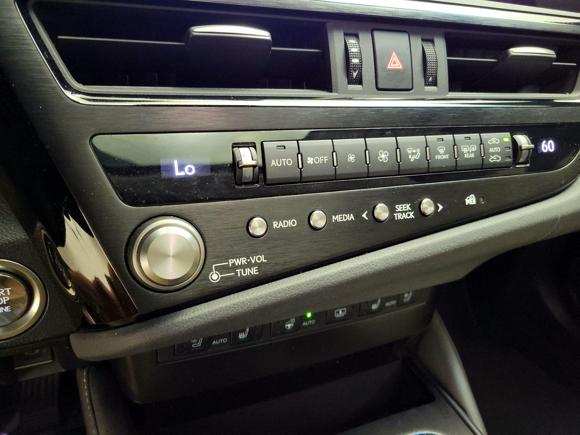 Thumbnail: 2024 Lexus ES - 18