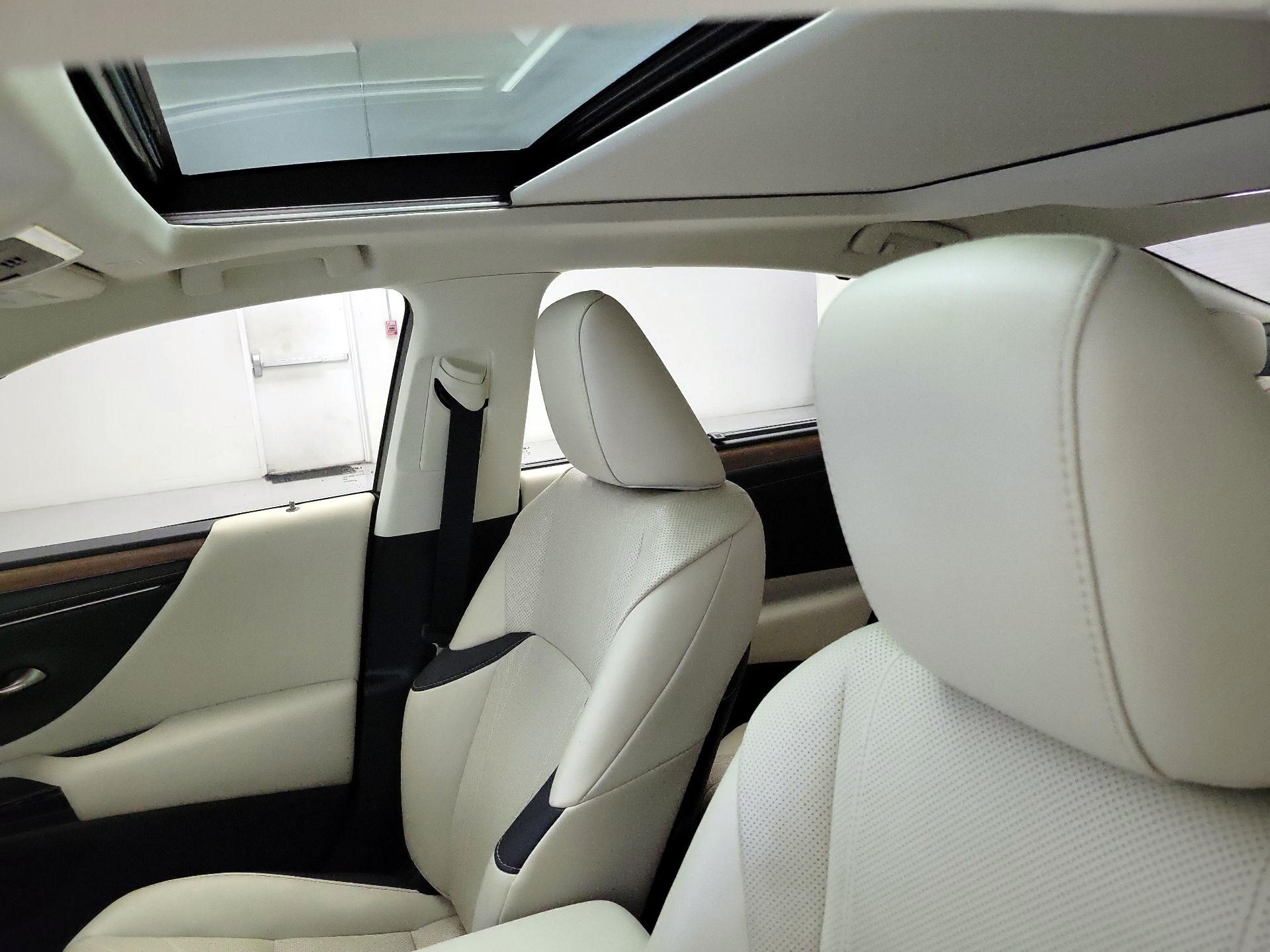 Thumbnail: 2024 Lexus ES - 20