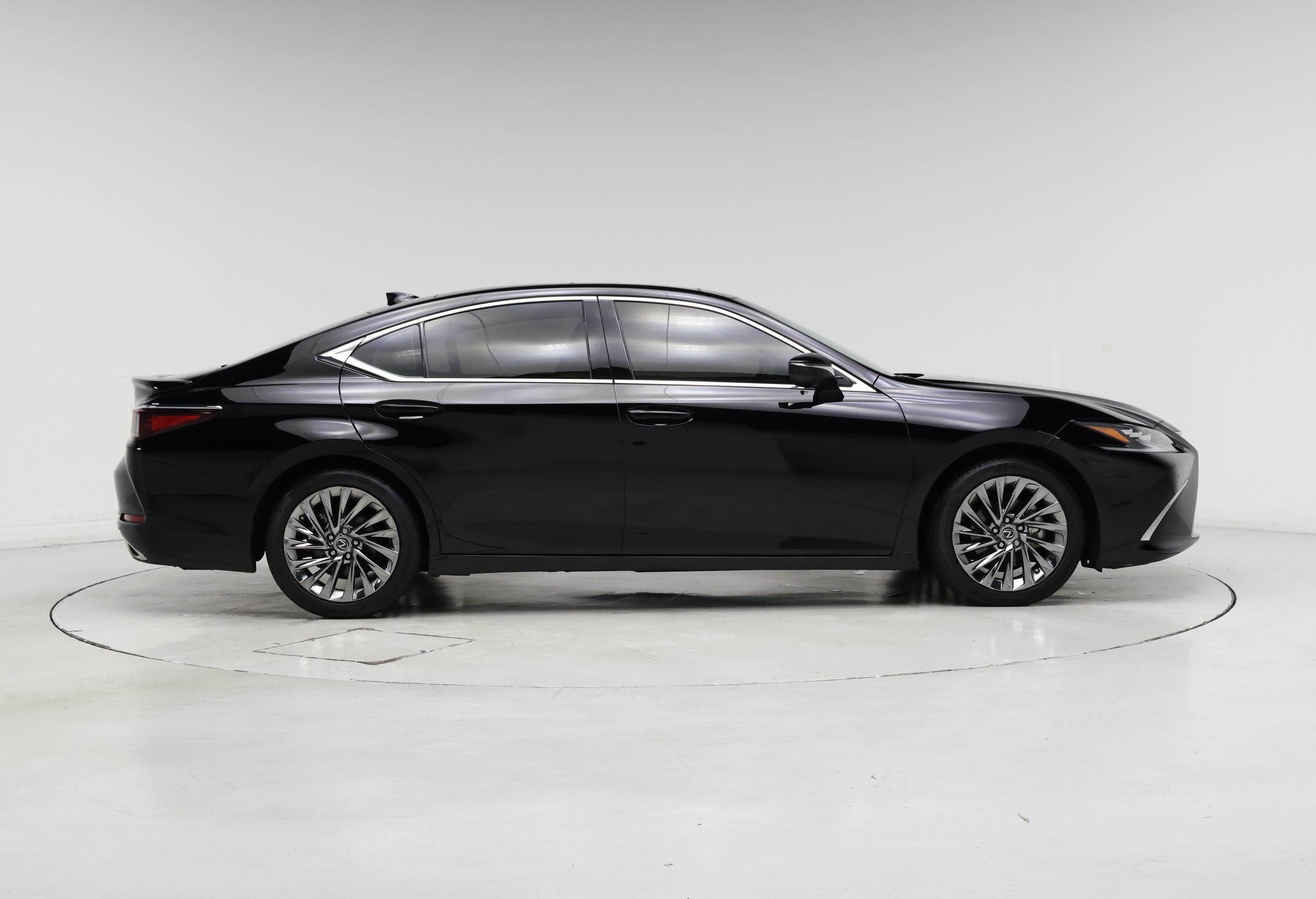 Thumbnail: 2024 Lexus ES - 7