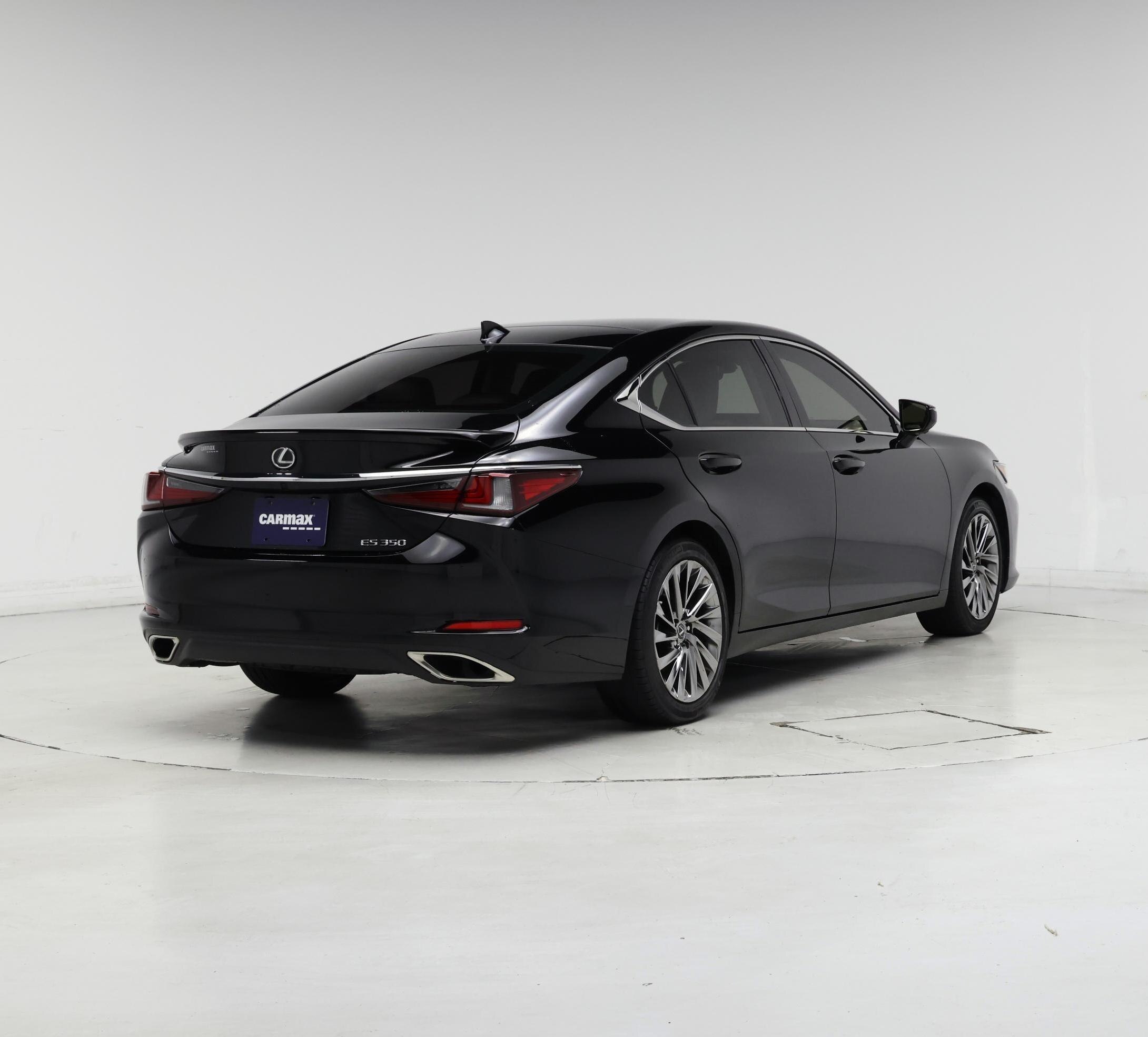 Thumbnail: 2024 Lexus ES - 8