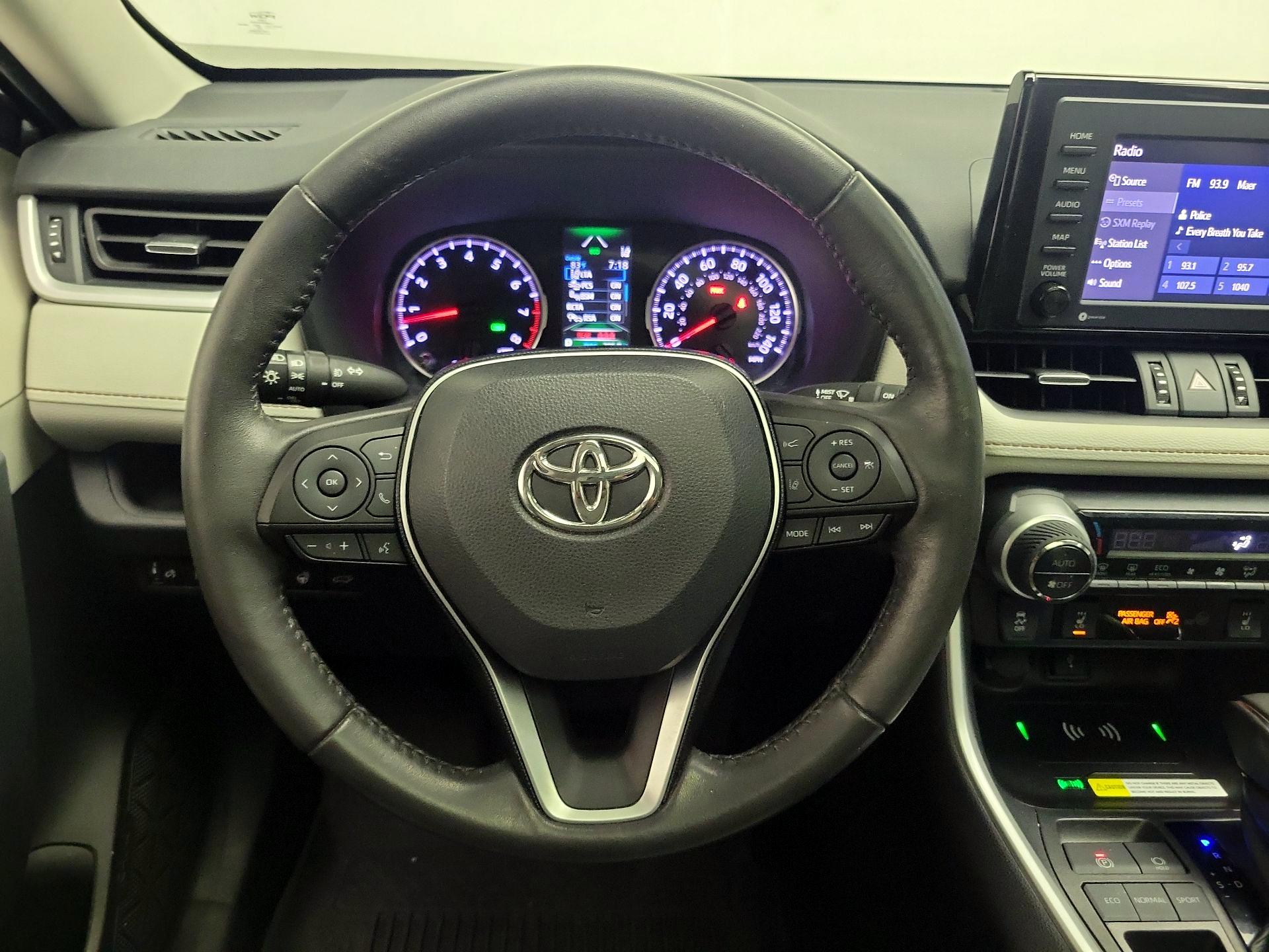 Thumbnail: 2021 Toyota RAV4 - 10