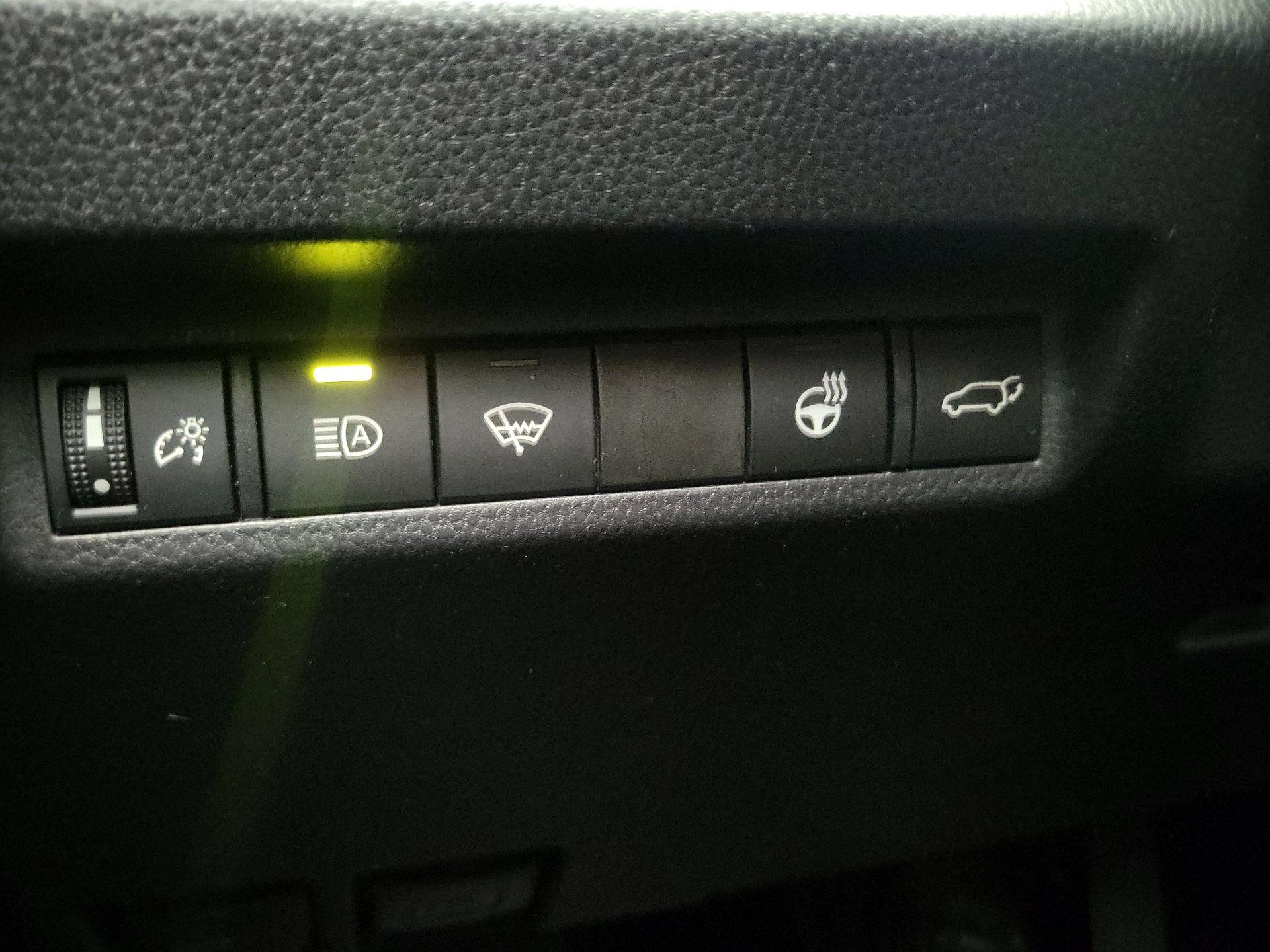 Thumbnail: 2021 Toyota RAV4 - 13