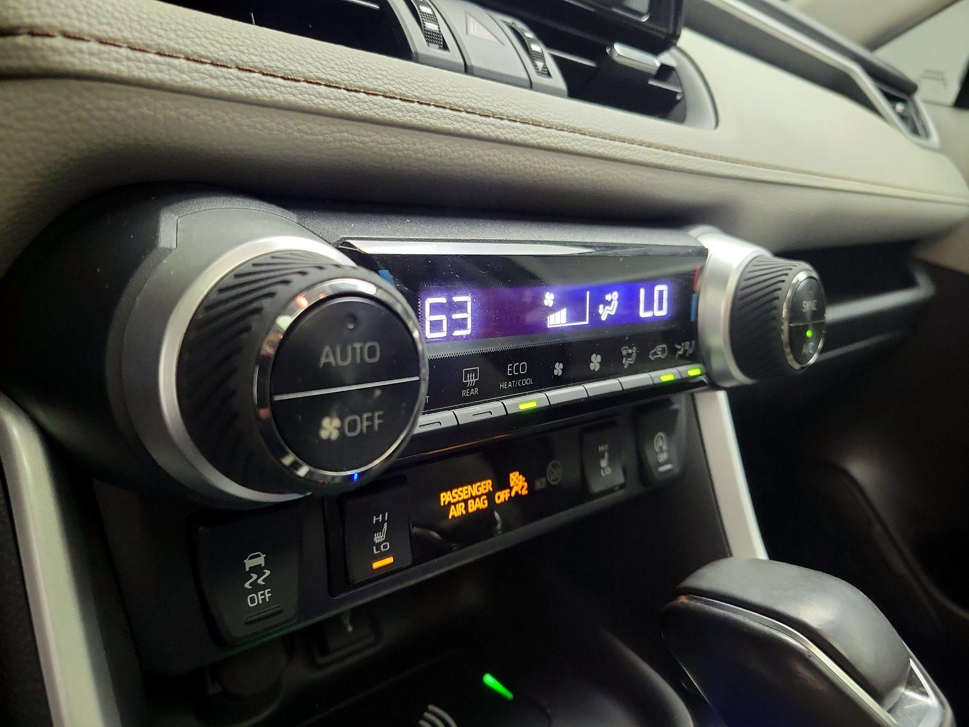 Thumbnail: 2021 Toyota RAV4 - 16