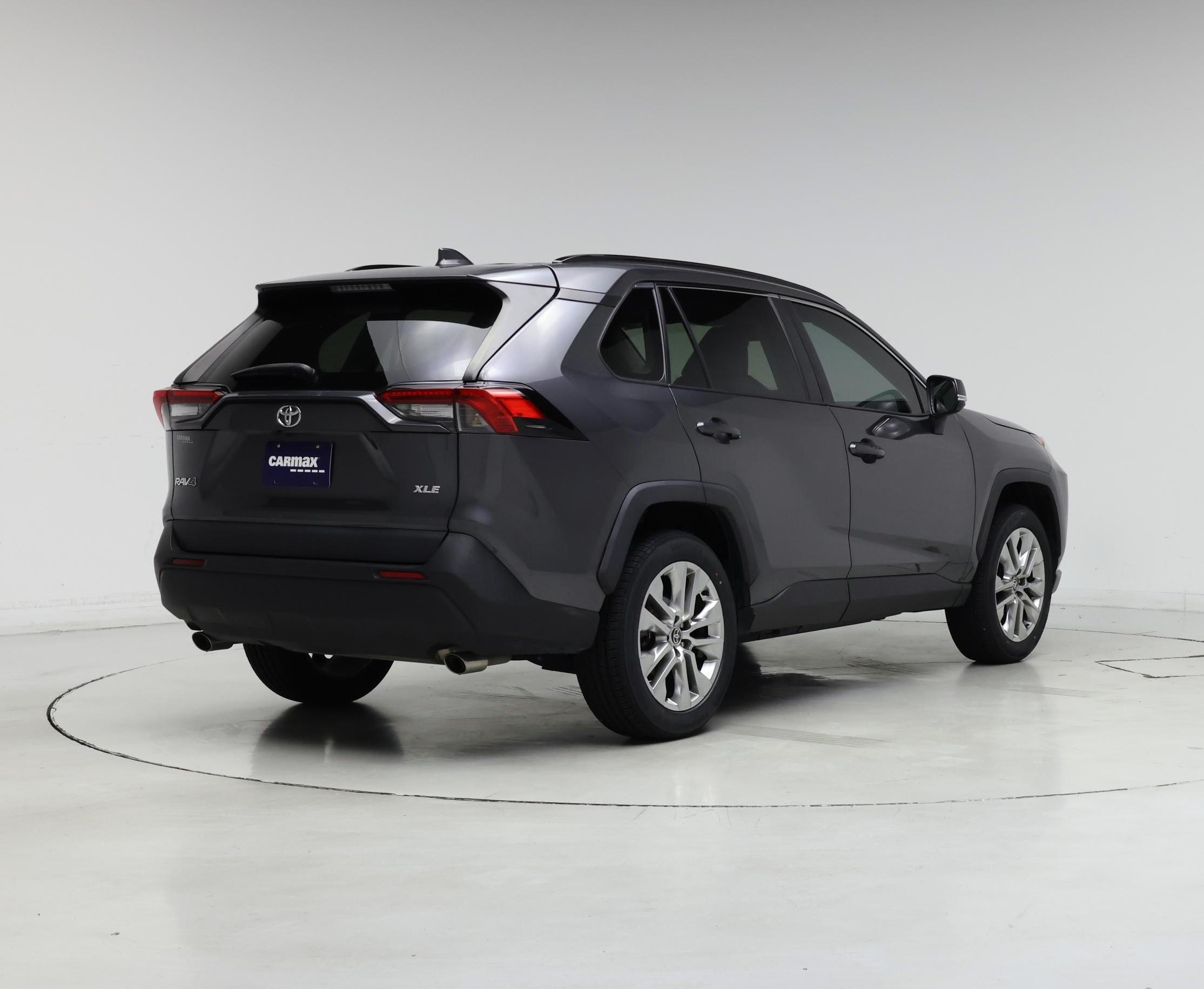 Thumbnail: 2021 Toyota RAV4 - 8
