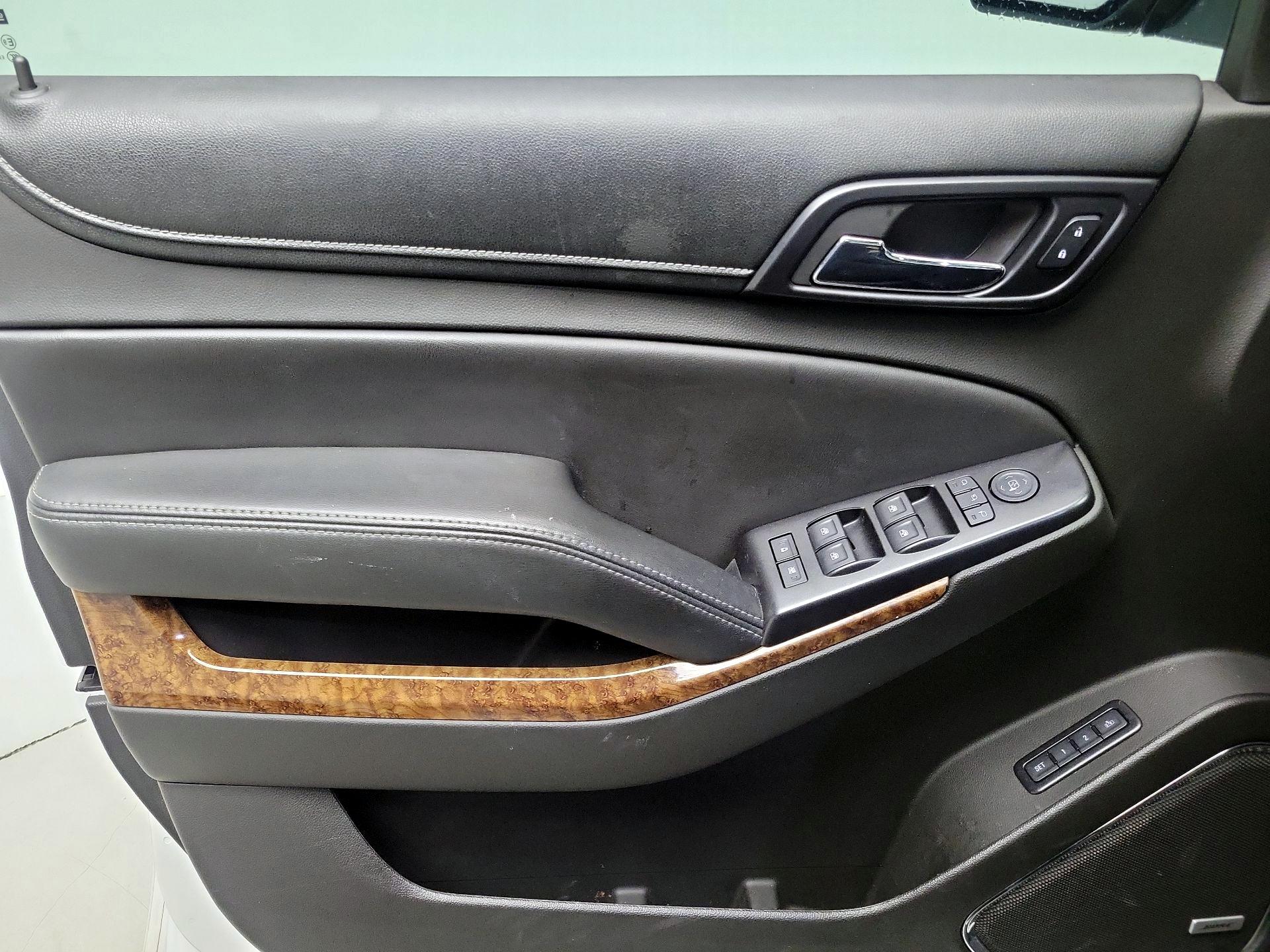 Thumbnail: 2017 Chevrolet Suburban - 12