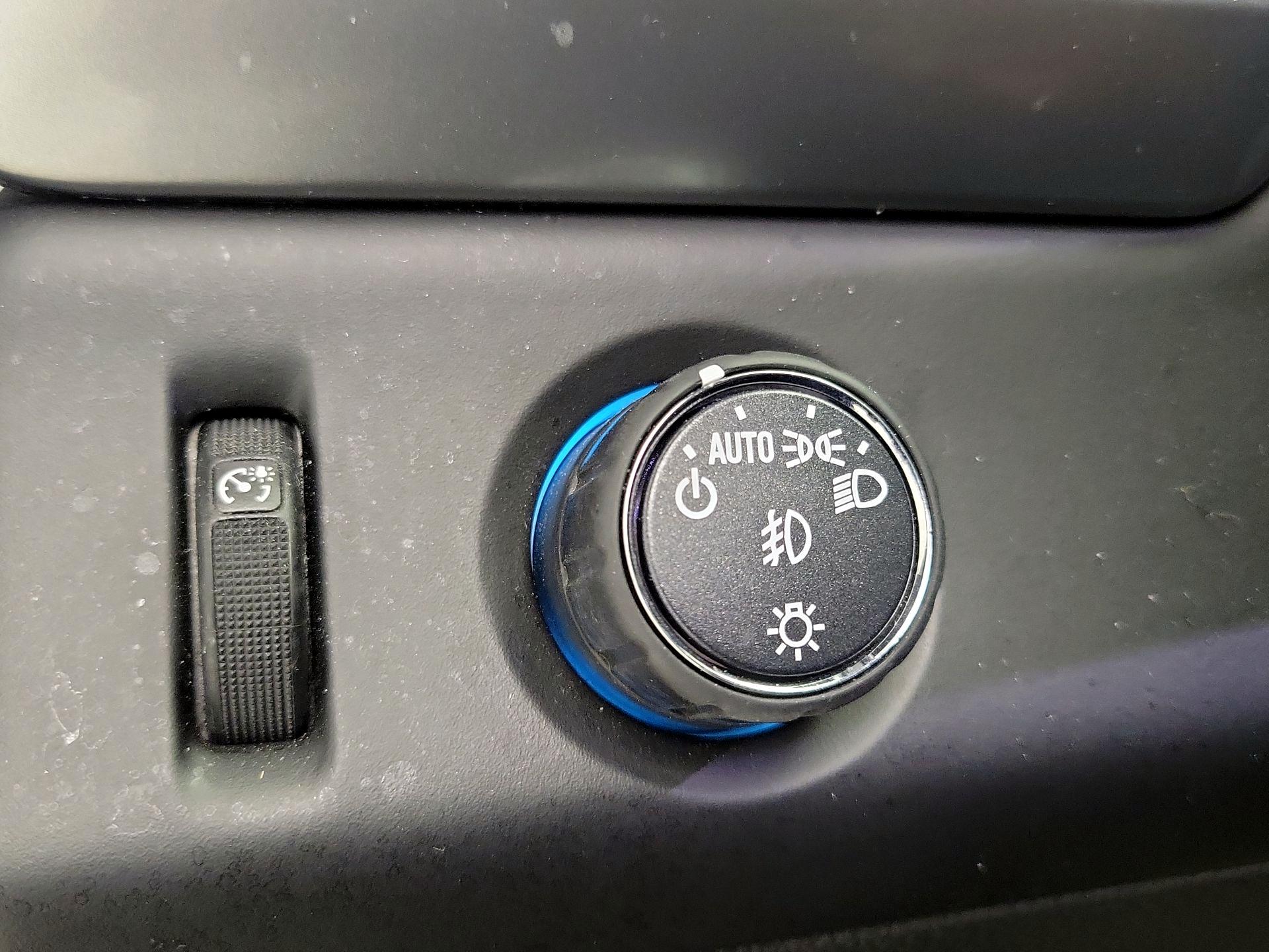 Thumbnail: 2017 Chevrolet Suburban - 13