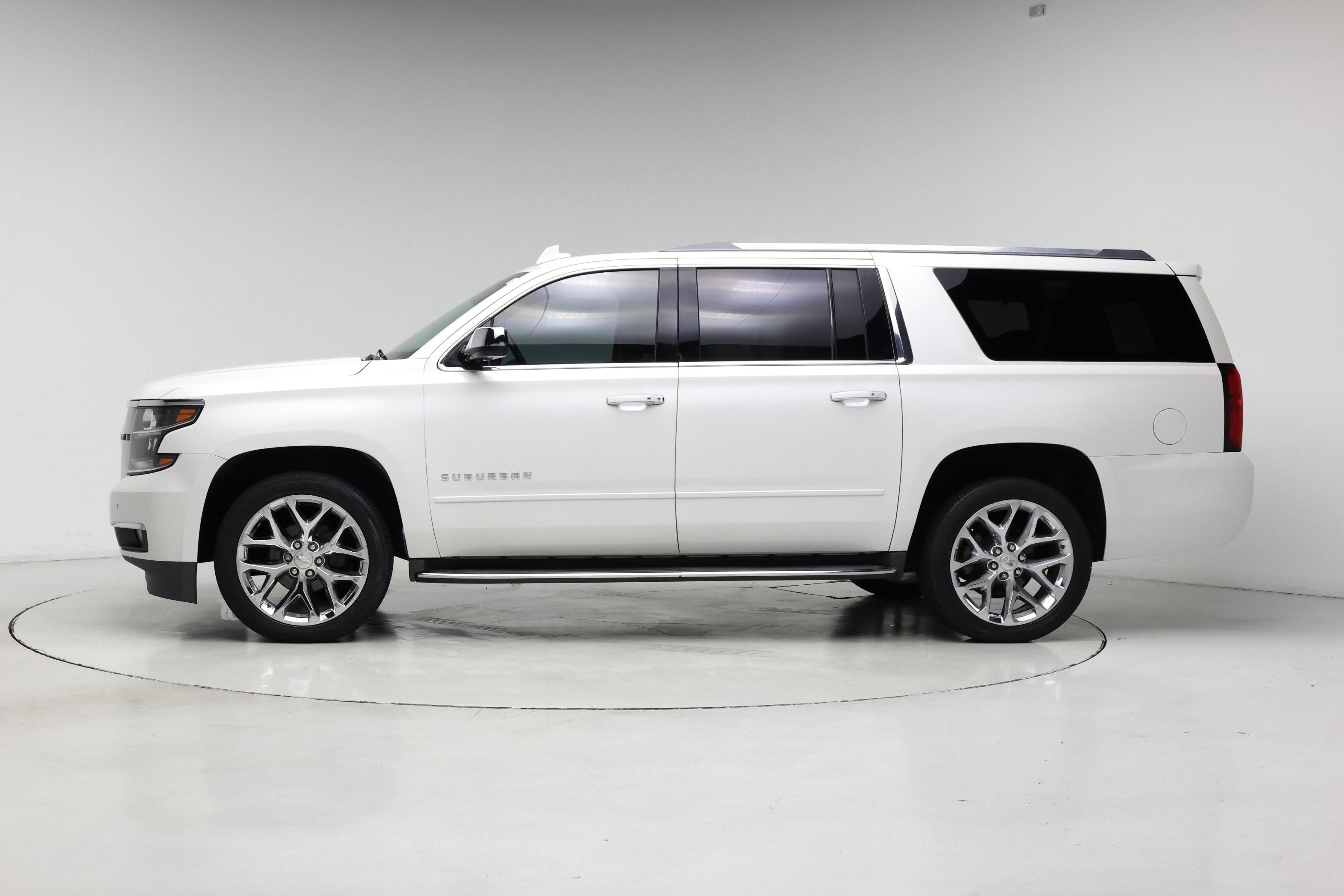 Thumbnail: 2017 Chevrolet Suburban - 3